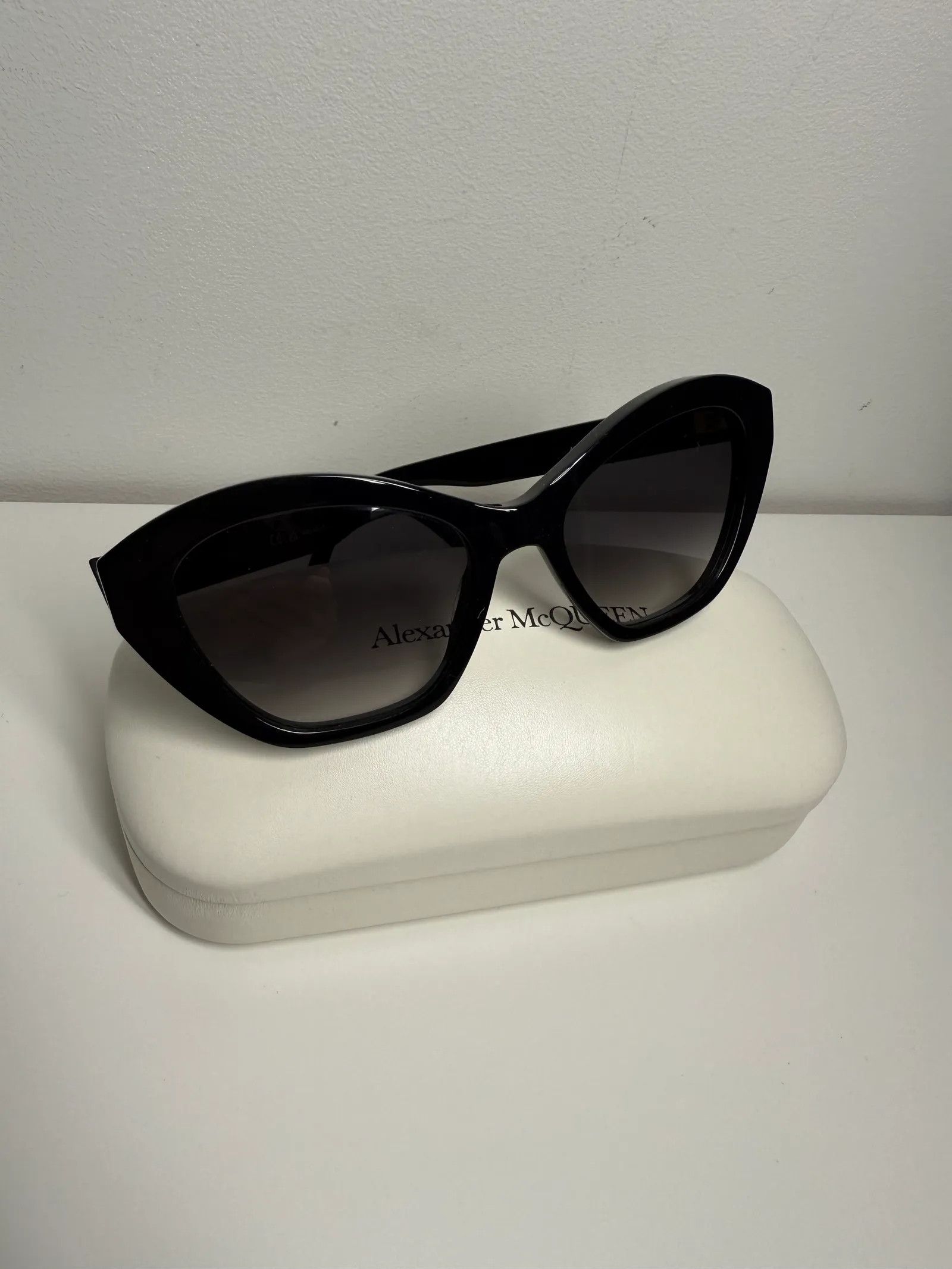 Alexander McQueen Alexander McQueen Am0355 Sunglasses Size ONE SIZE - 2 Thumbnail
