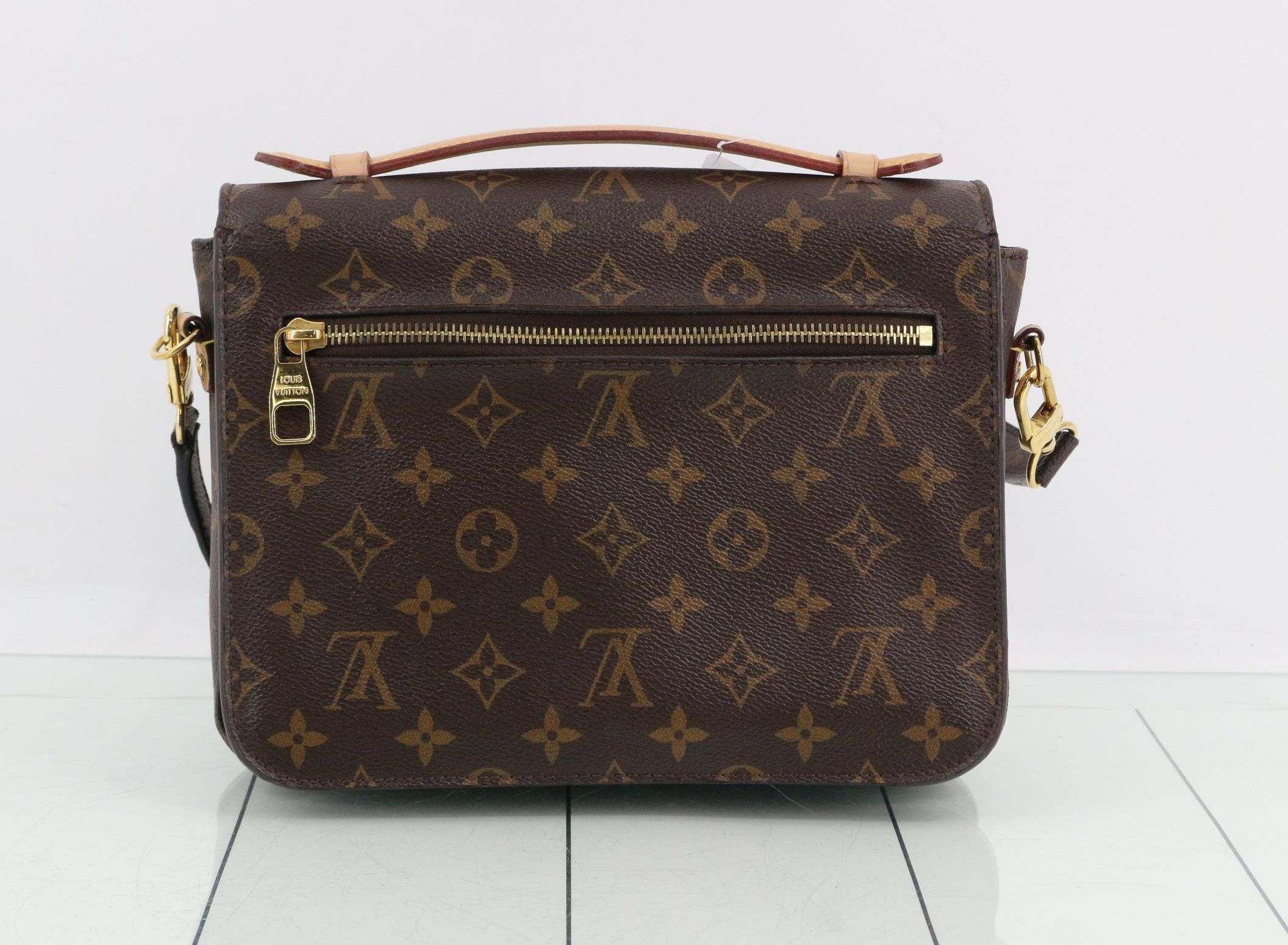 Louis Vuitton Louis Vuitton Pochette Metis Monogram Canvas Size ONE SIZE - 2 Thumbnail