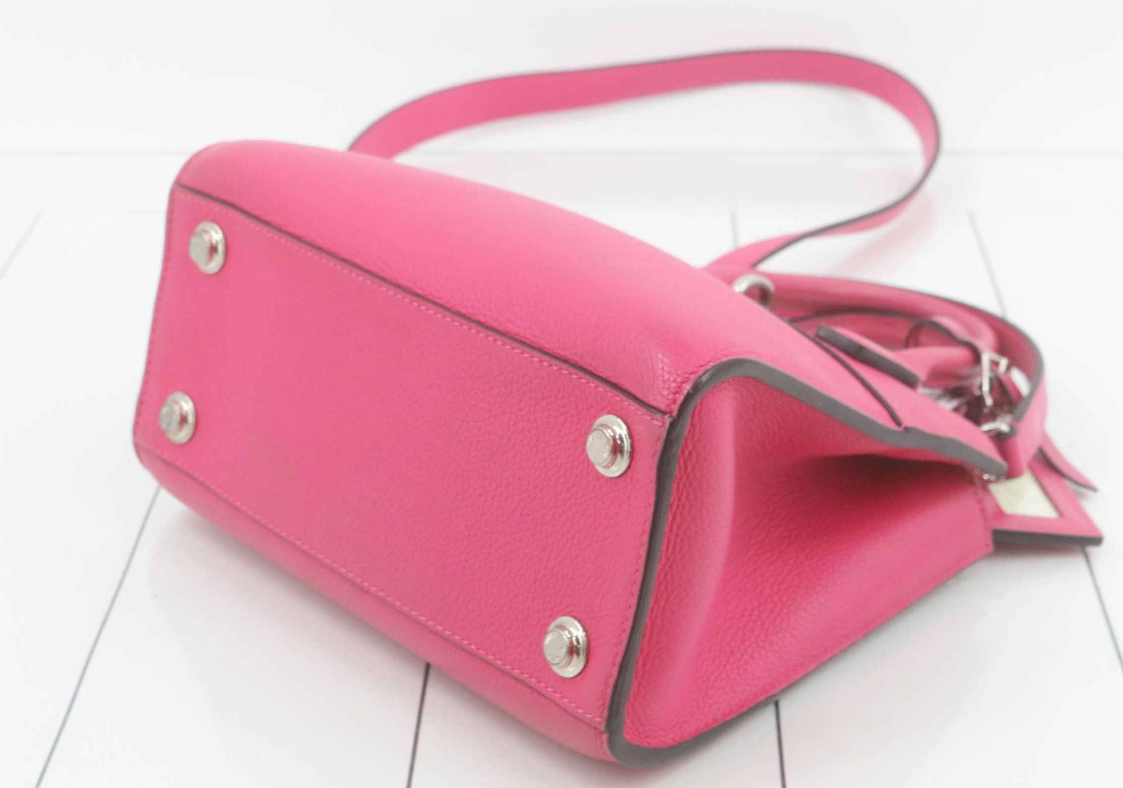 Louis Vuitton Louis Vuitton Lockme Handbag Leather Size ONE SIZE - 5 Thumbnail