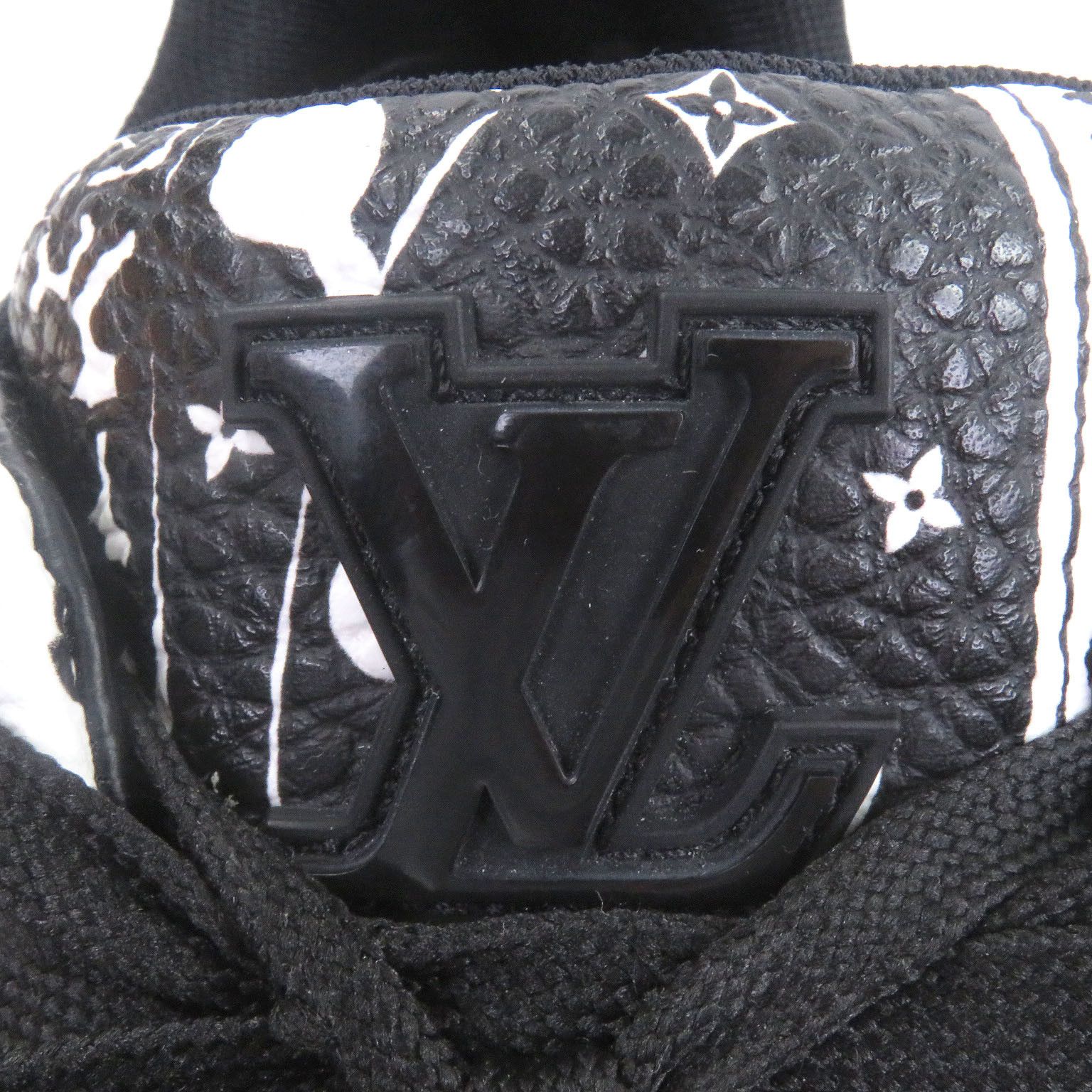 Louis Vuitton Louis Vuitton Louis Vuitton LV Trainer Line Sneakers Leather Shoes DUTY FREE for USA Size ONE SIZE - 7 Thumbnail