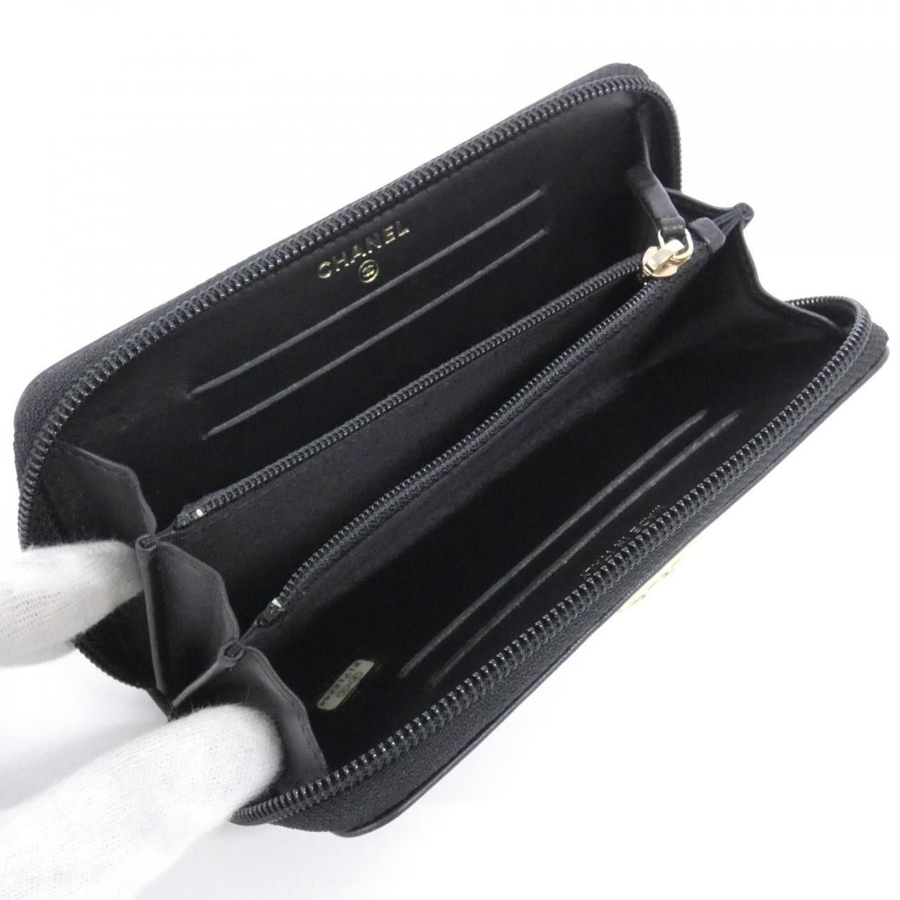 Chanel Chanel Chanel Boy Chanel Lambskin Wallet Leather Short Wallet DUTY FREE for USA Size ONE SIZE - 6 Thumbnail