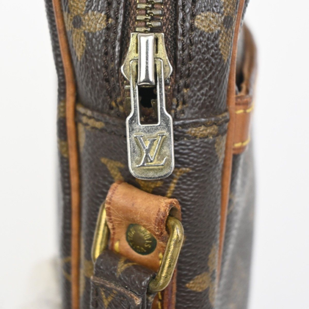 Louis Vuitton Louis Vuitton Danube Handbag Monogram Canvas Size ONE SIZE - 9 Thumbnail