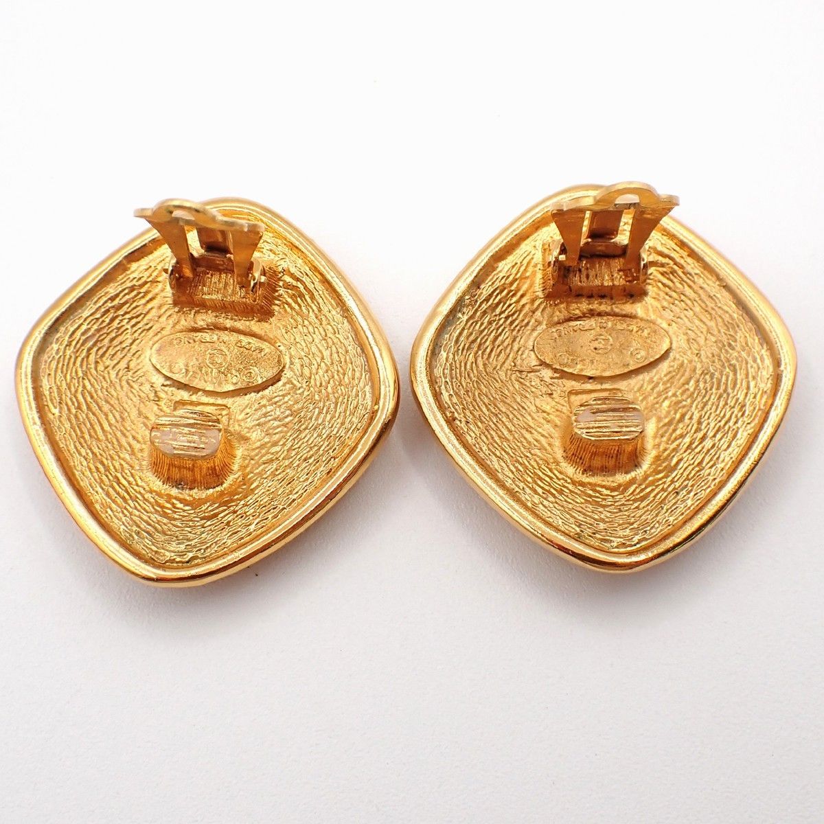 Chanel Chanel Vintage CC Diamond Shape Clips-On Earrings Gold-Plated Size ONE SIZE - 7 Thumbnail