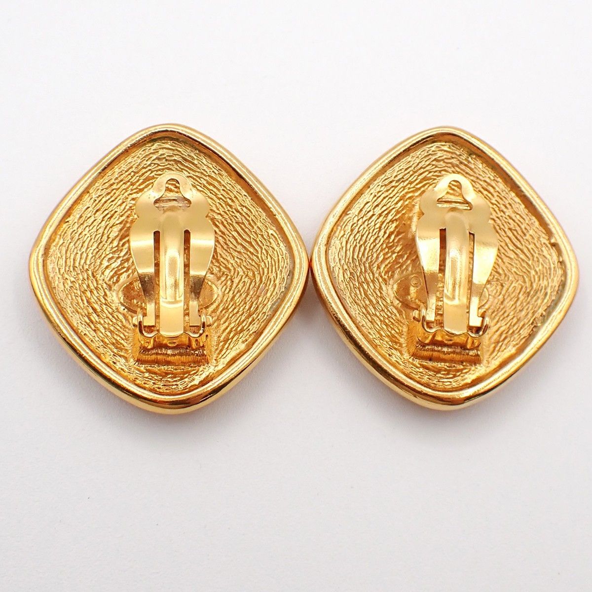Chanel Chanel Vintage CC Diamond Shape Clips-On Earrings Gold-Plated Size ONE SIZE - 2 Thumbnail