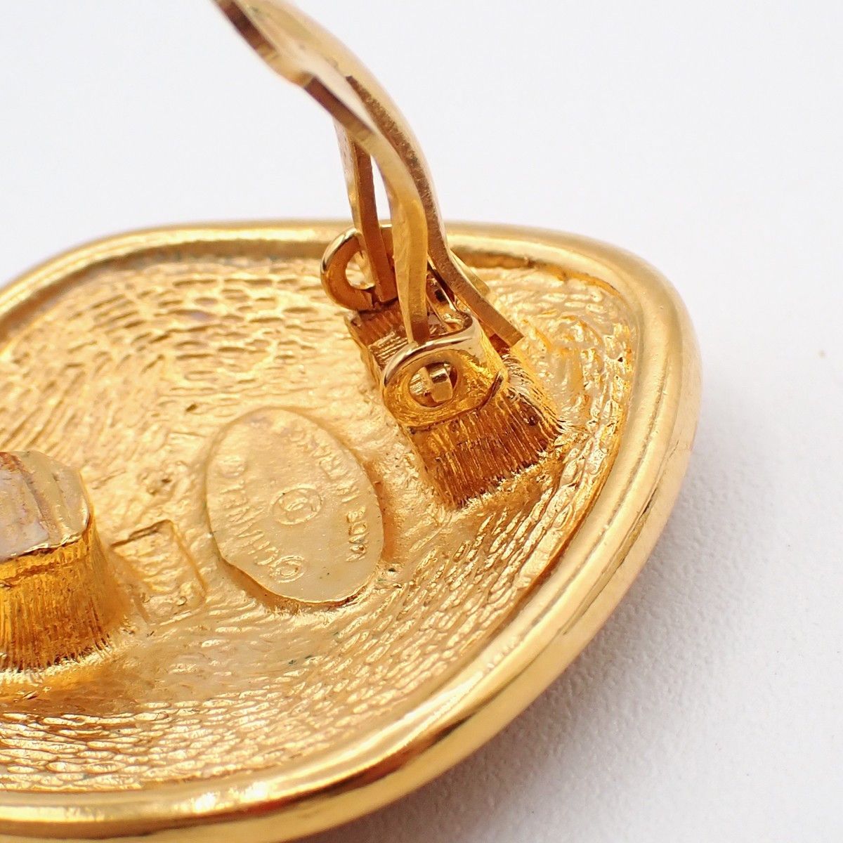 Chanel Chanel Vintage CC Diamond Shape Clips-On Earrings Gold-Plated Size ONE SIZE - 9 Thumbnail