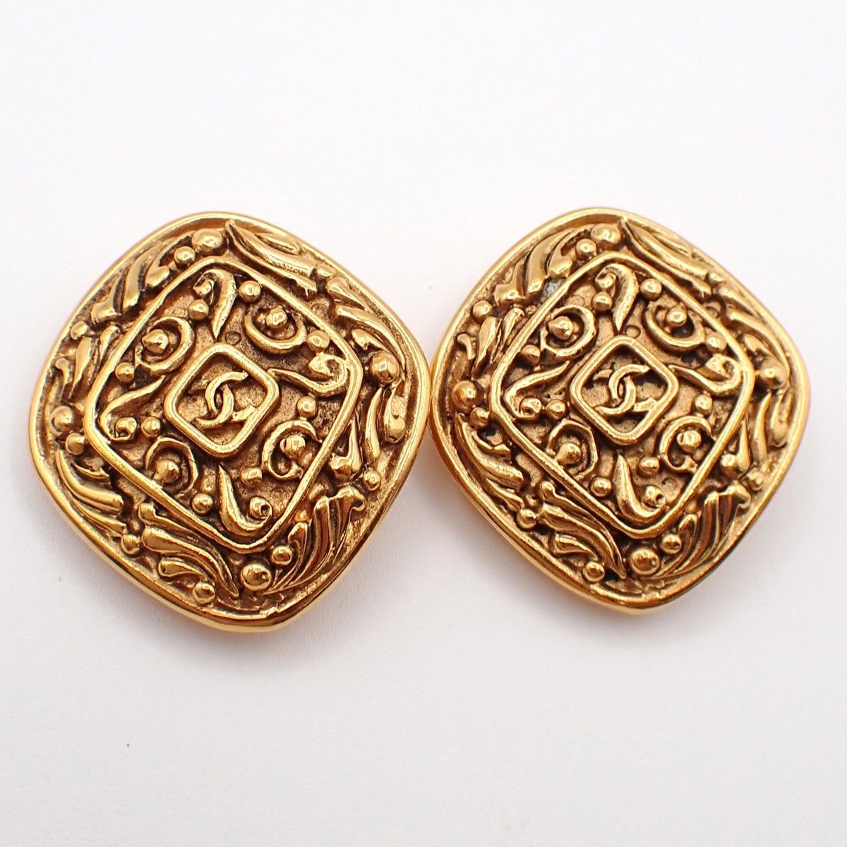 Chanel Chanel Vintage CC Diamond Shape Clips-On Earrings Gold-Plated Size ONE SIZE - 6 Thumbnail
