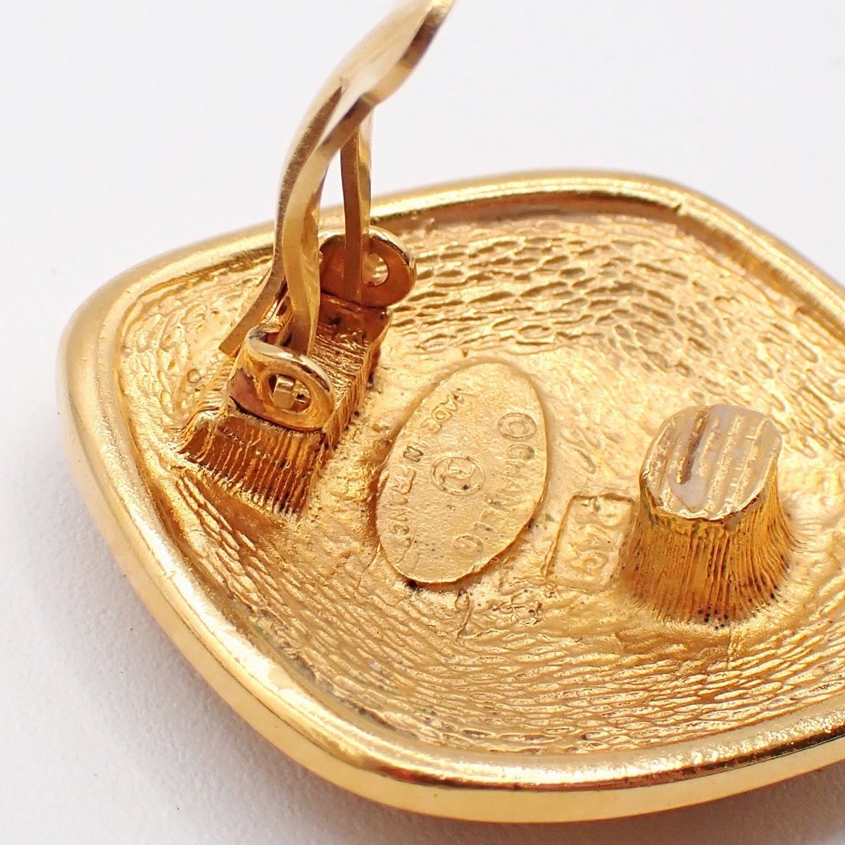 Chanel Chanel Vintage CC Diamond Shape Clips-On Earrings Gold-Plated Size ONE SIZE - 8 Thumbnail