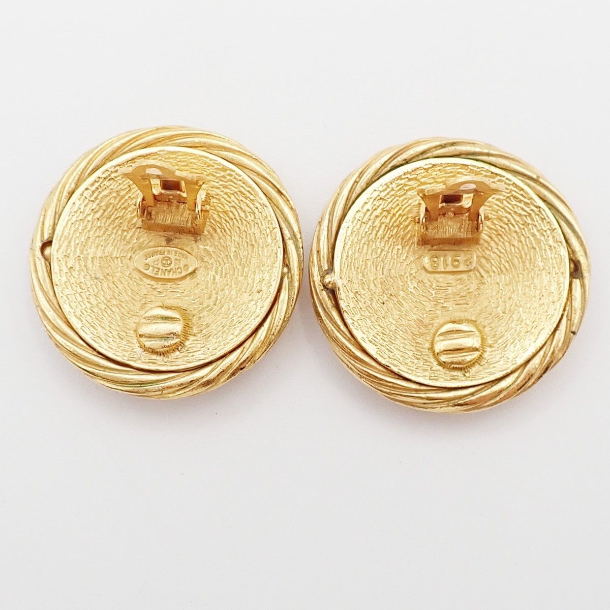 Chanel Chanel Vintage Round CC Clip-On Earrings Metal Size ONE SIZE - 6 Thumbnail