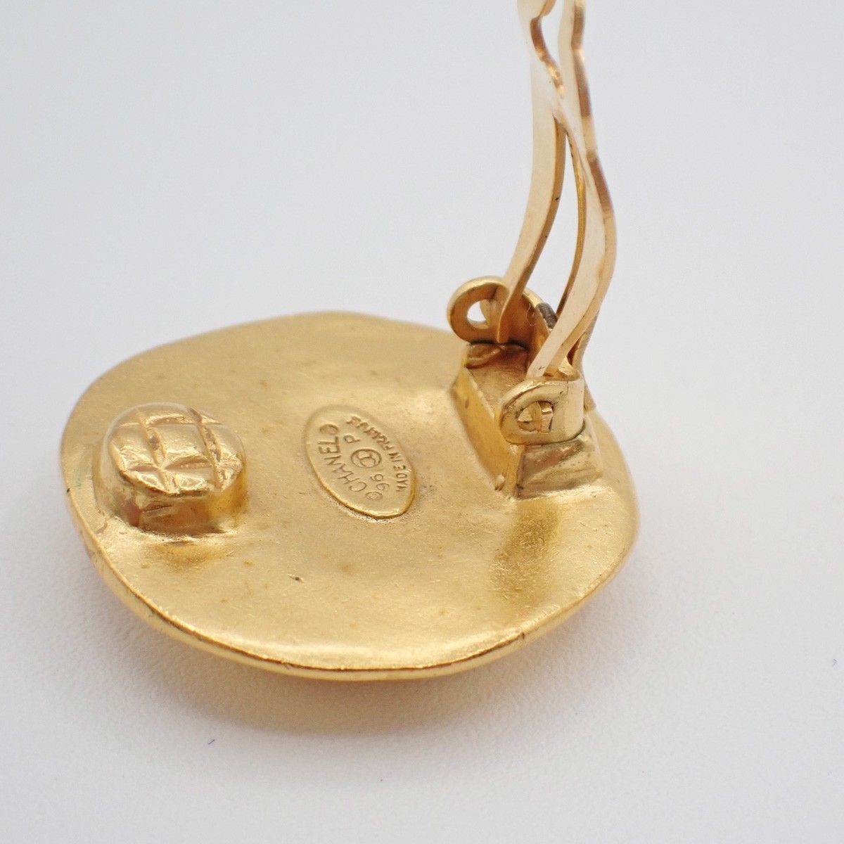 Chanel Chanel Vintage CC Round Clip-On Earrings Metal Size ONE SIZE - 9 Thumbnail
