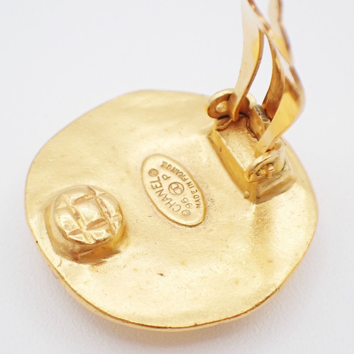 Chanel Chanel Vintage CC Round Clip-On Earrings Metal Size ONE SIZE - 10 Thumbnail