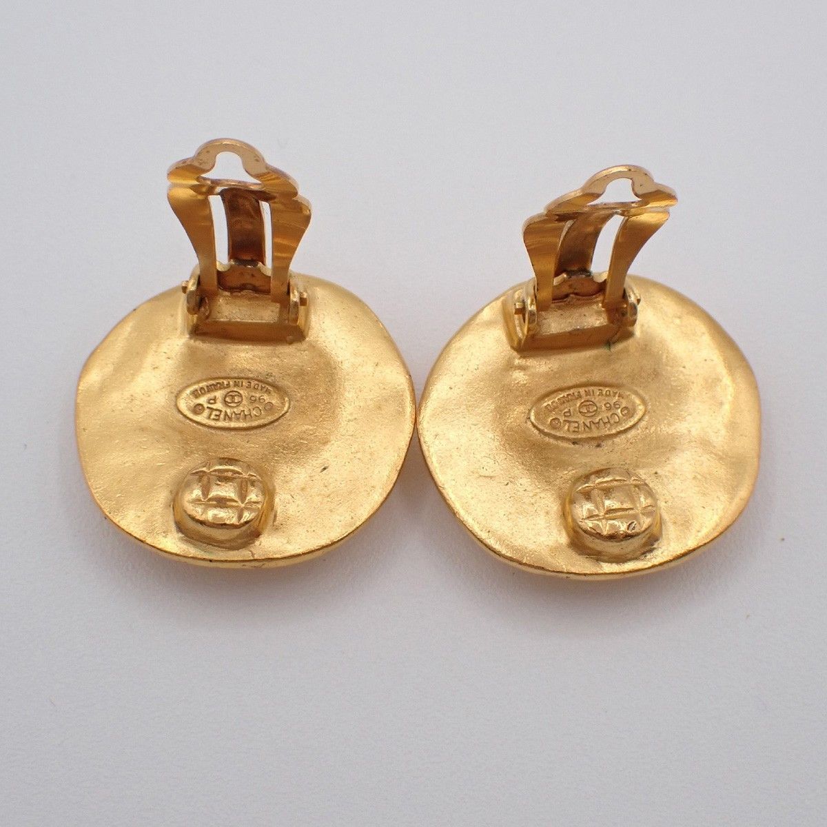 Chanel Chanel Vintage CC Round Clip-On Earrings Metal Size ONE SIZE - 8 Thumbnail