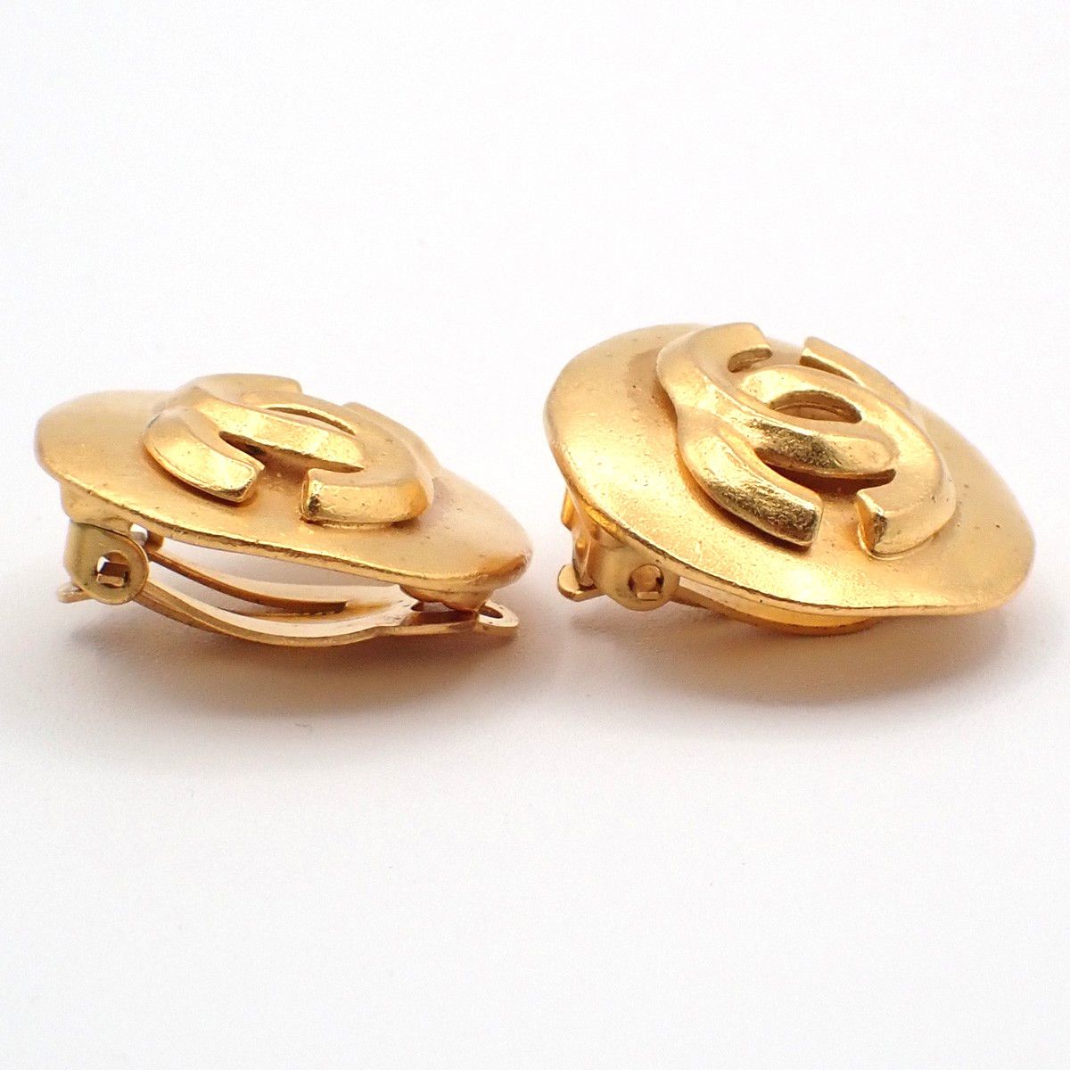 Chanel Chanel Vintage CC Round Clip-On Earrings Metal Size ONE SIZE - 4 Thumbnail