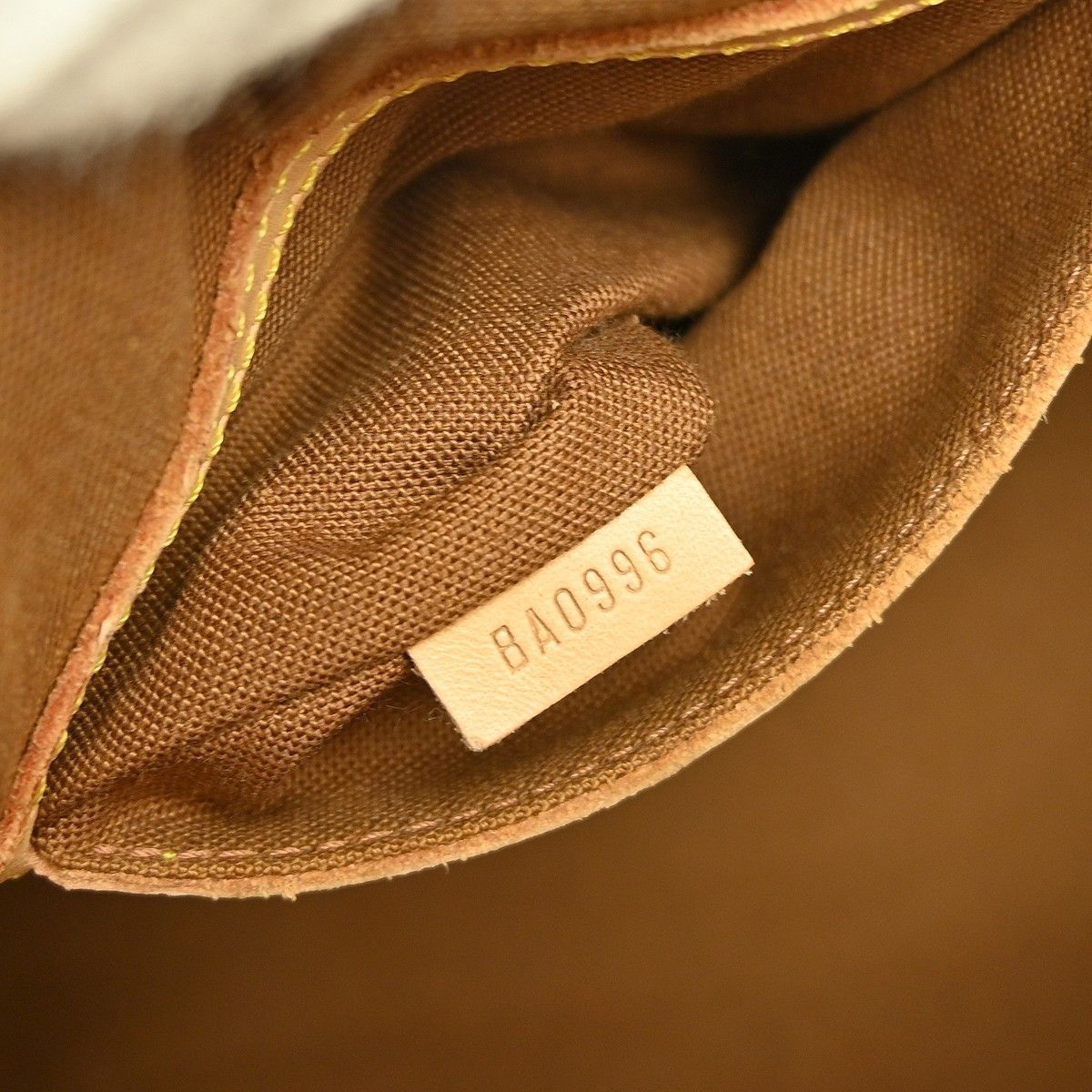 Louis Vuitton Louis Vuitton Alma Handbag Monogram Canvas Size ONE SIZE - 4 Thumbnail