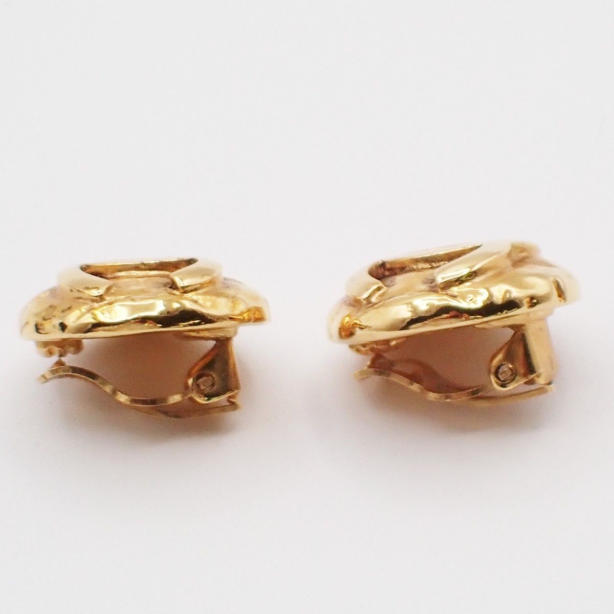 Chanel Chanel Vintage Round CC Clip-On Earrings Metal Size ONE SIZE - 3 Thumbnail
