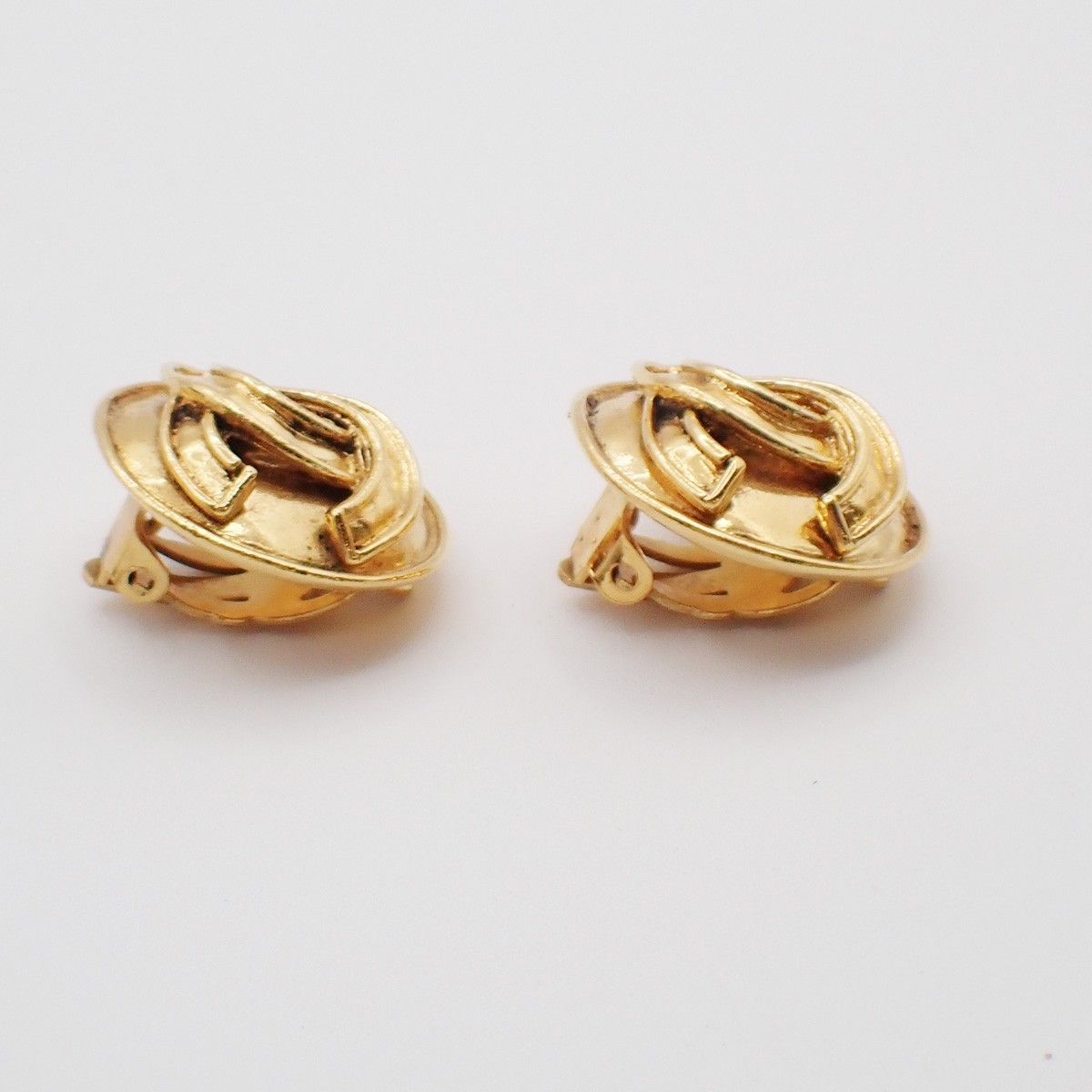 Chanel Chanel Vintage Round CC Clip-On Earrings Metal Size ONE SIZE - 5 Thumbnail