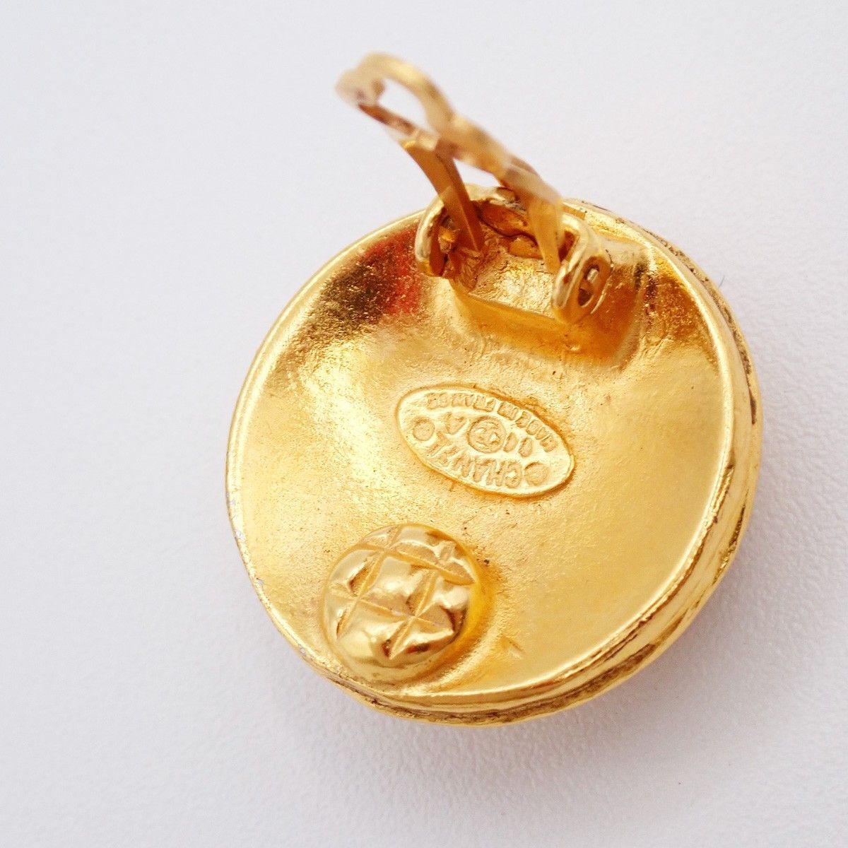 Chanel Chanel Vintage Round CC Clip-On Earrings Metal Size ONE SIZE - 9 Thumbnail