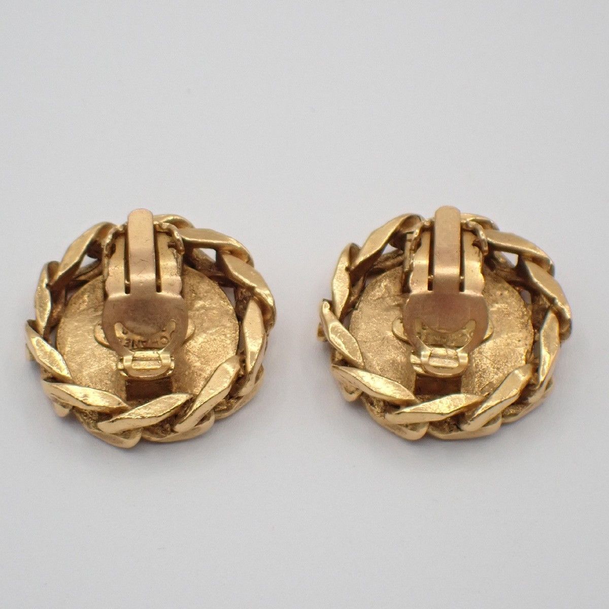 Chanel Chanel Vintage CC Round Clip-On Metal with Crystals Size ONE SIZE - 2 Thumbnail