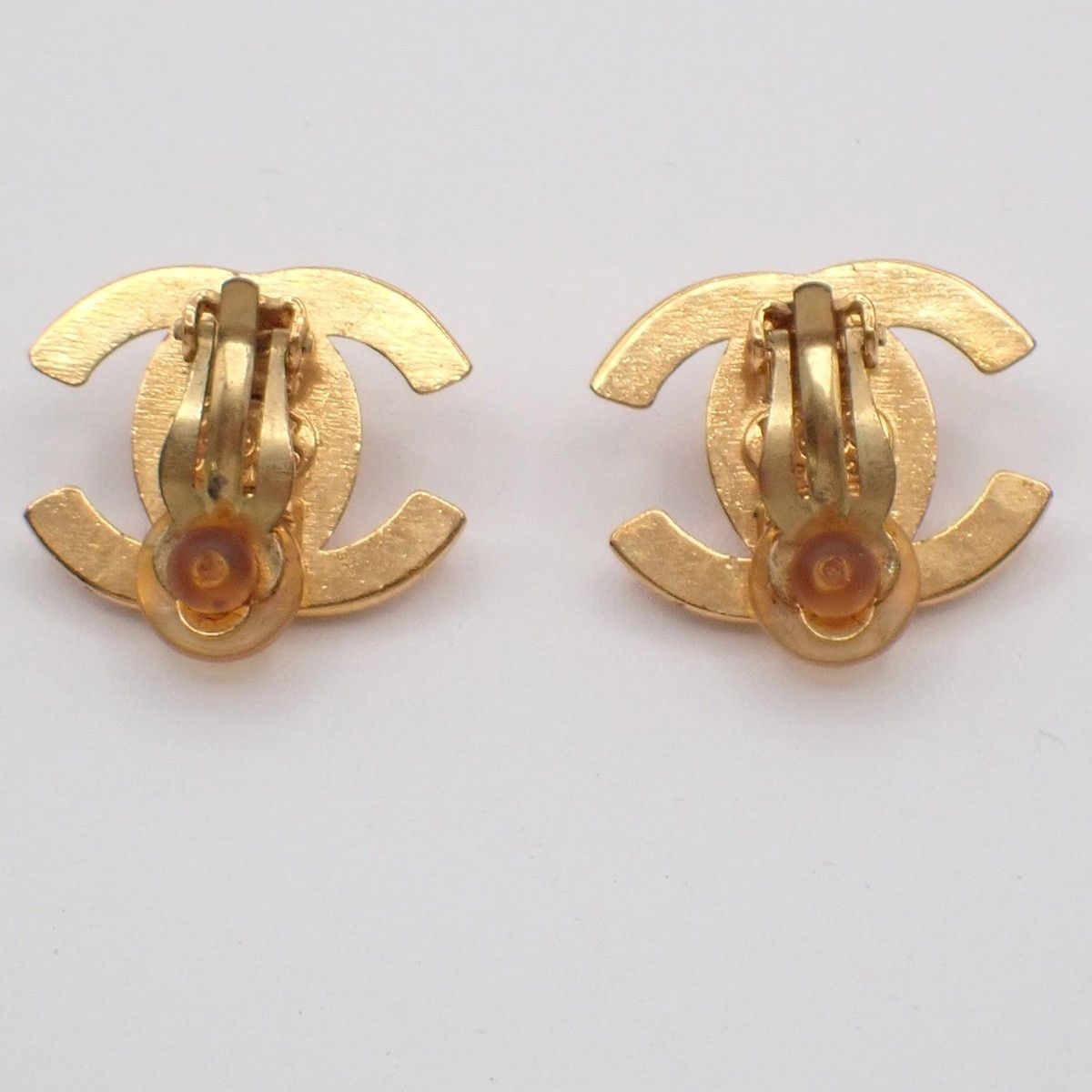 Chanel Chanel CC Button Clip-On Metal Size ONE SIZE - 2 Thumbnail
