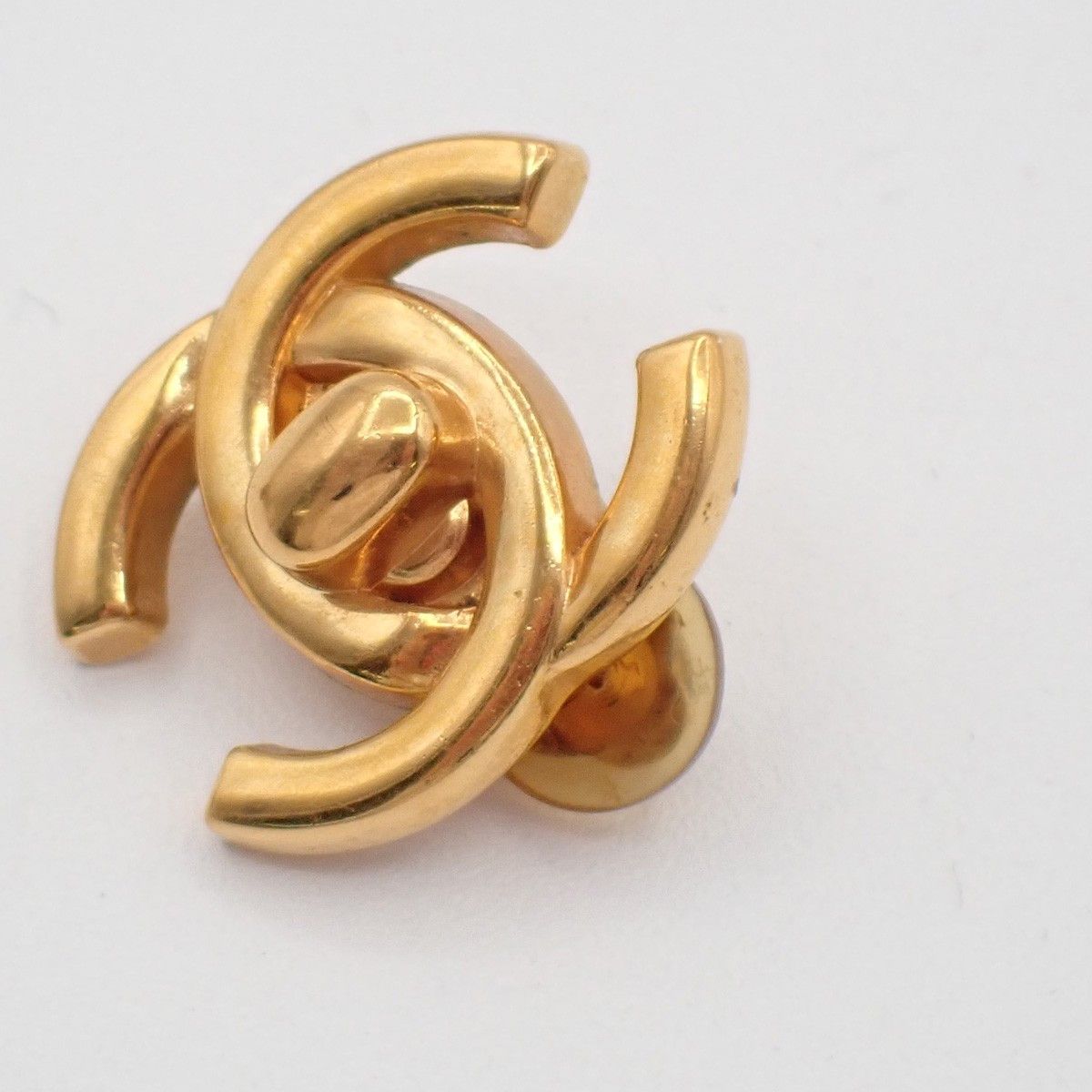 Chanel Chanel CC Button Clip-On Metal Size ONE SIZE - 9 Thumbnail