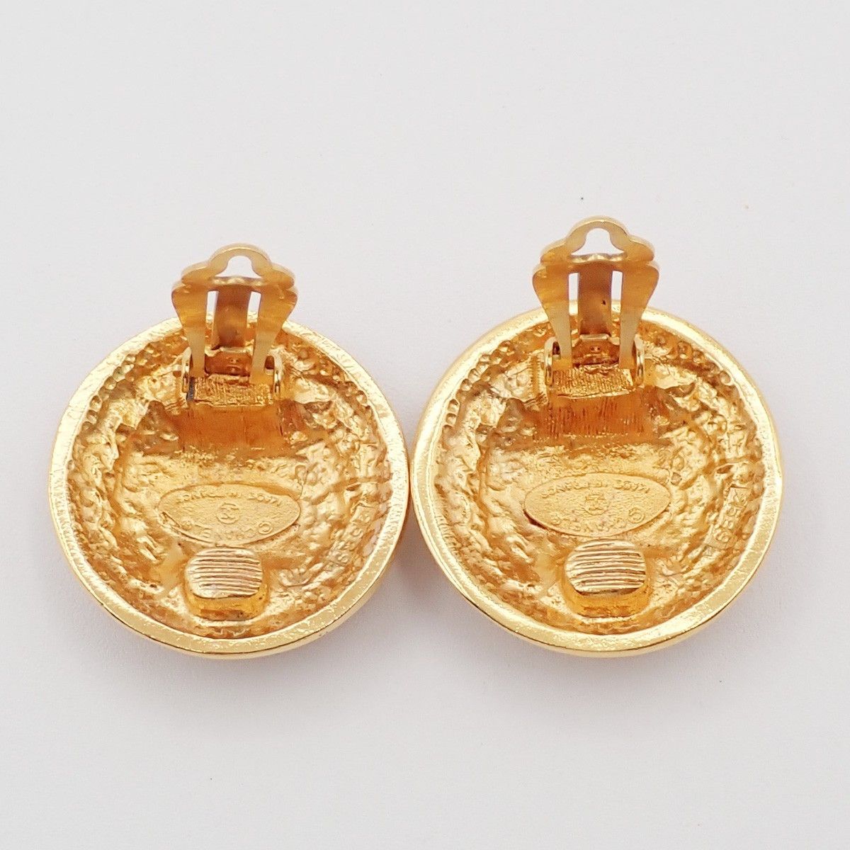 Chanel Chanel Vintage Round CC Clip-On Earrings Metal Size ONE SIZE - 6 Thumbnail