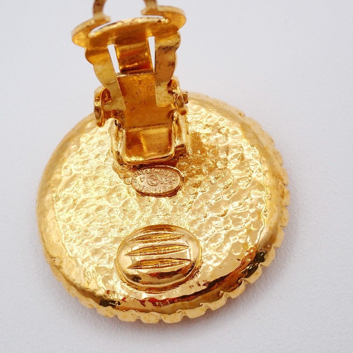 Chanel Chanel Vintage CC Round Button Clip-On Metal Size ONE SIZE - 5 Thumbnail