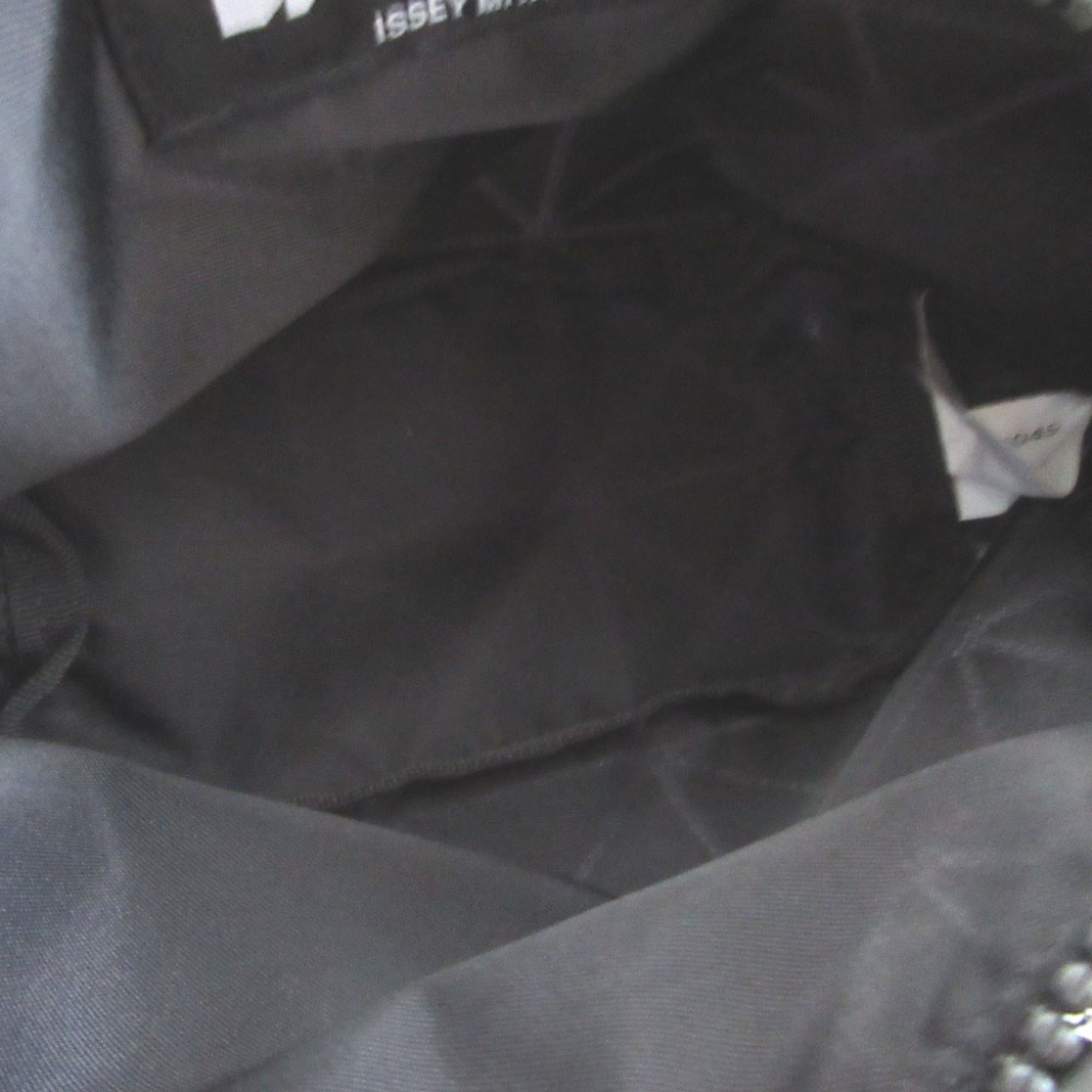 Issey Miyake Like new Bao Issey Miyake silver pouch 1795 BAOBAO ISSEY MIYAKE Size ONE SIZE - 4 Thumbnail
