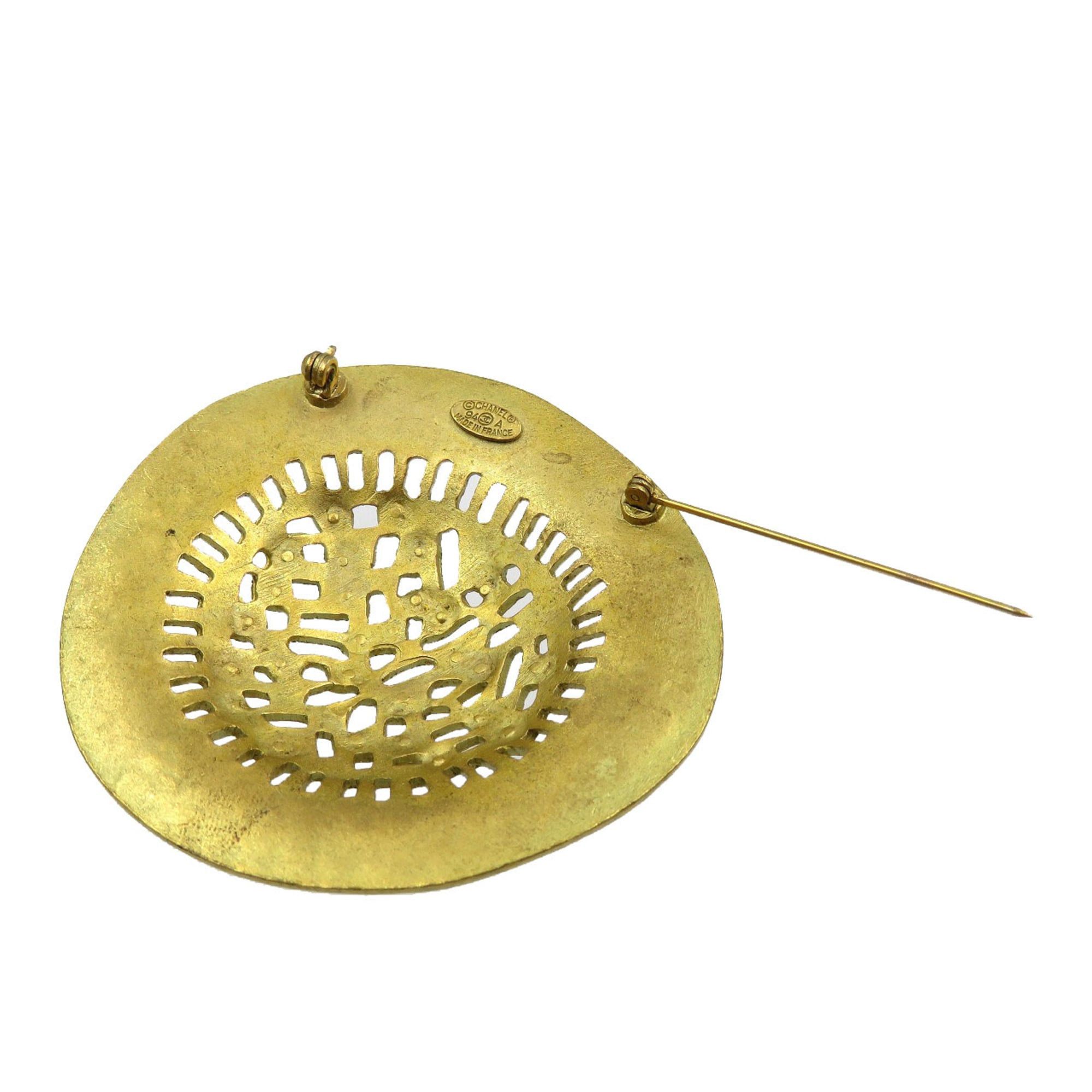 Chanel Excellent condition Chanel vintage straw hat 94A metal gold brooch 0210 CHANEL Size ONE SIZE - 2 Thumbnail