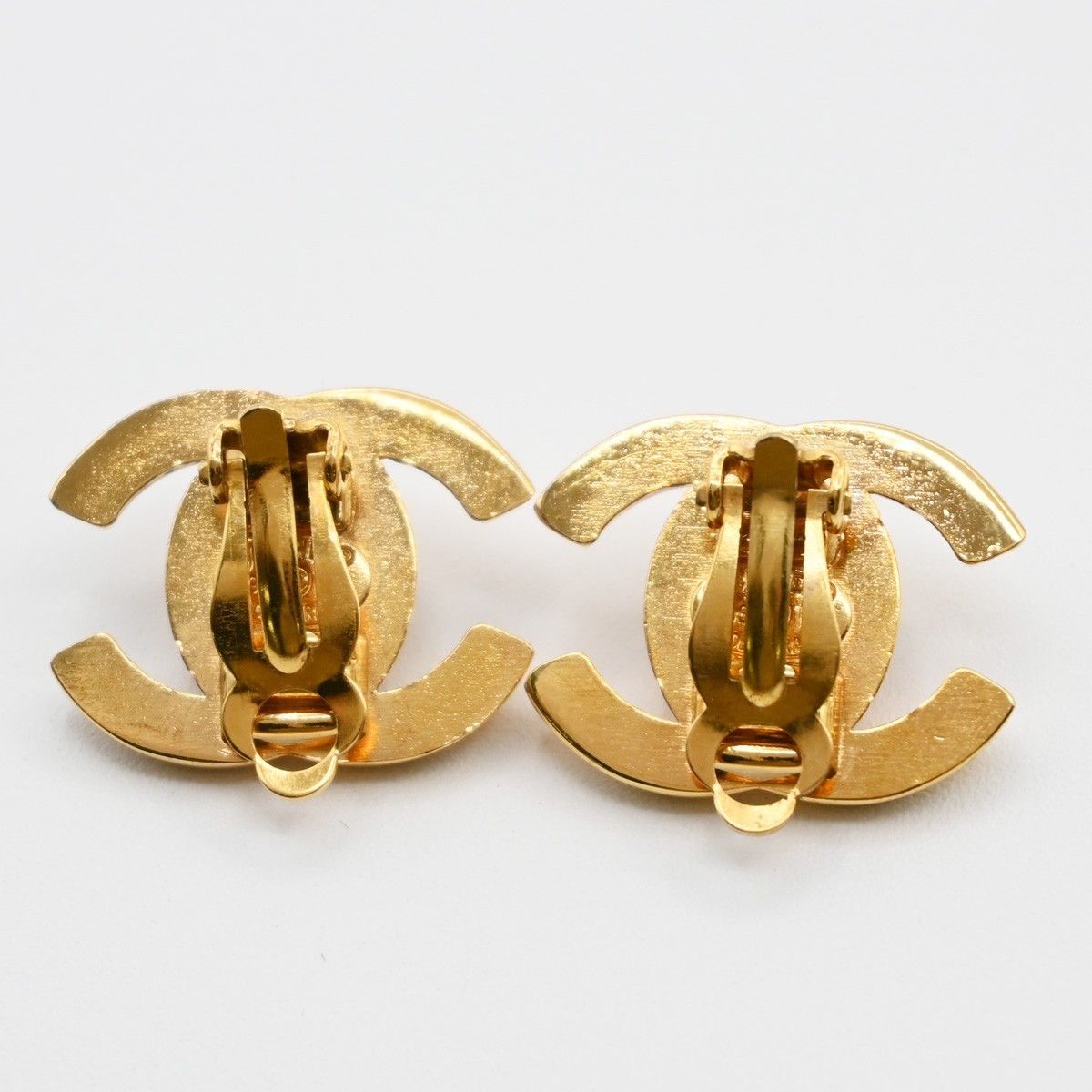 Chanel Chanel CC Turnlock Clip-On Earrings Metal Size ONE SIZE - 8 Thumbnail
