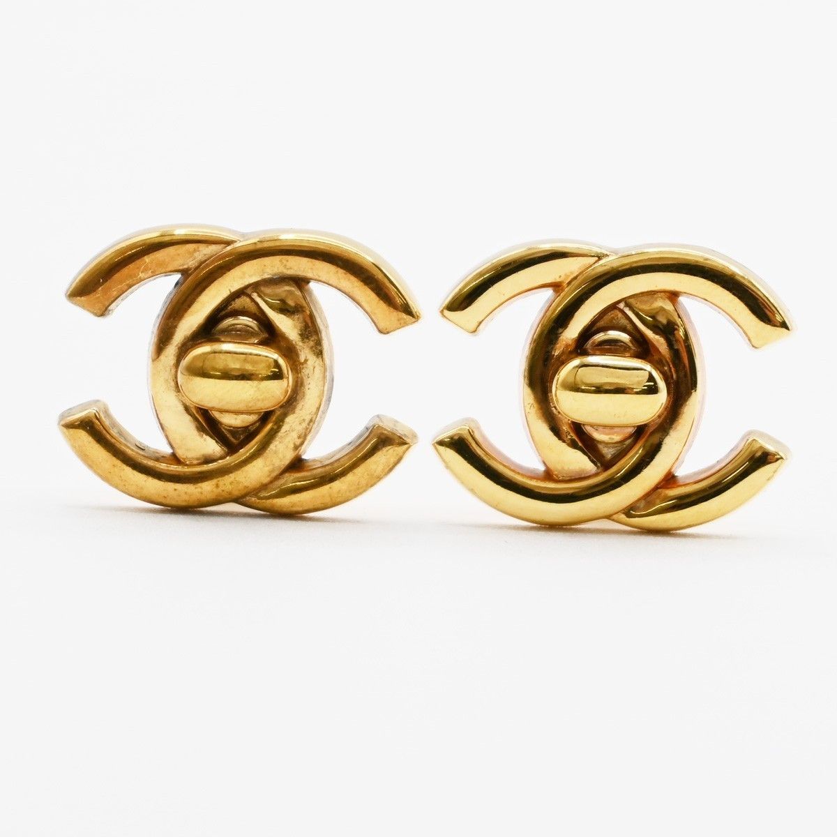 Chanel Chanel CC Turnlock Clip-On Earrings Metal Size ONE SIZE - 10 Thumbnail