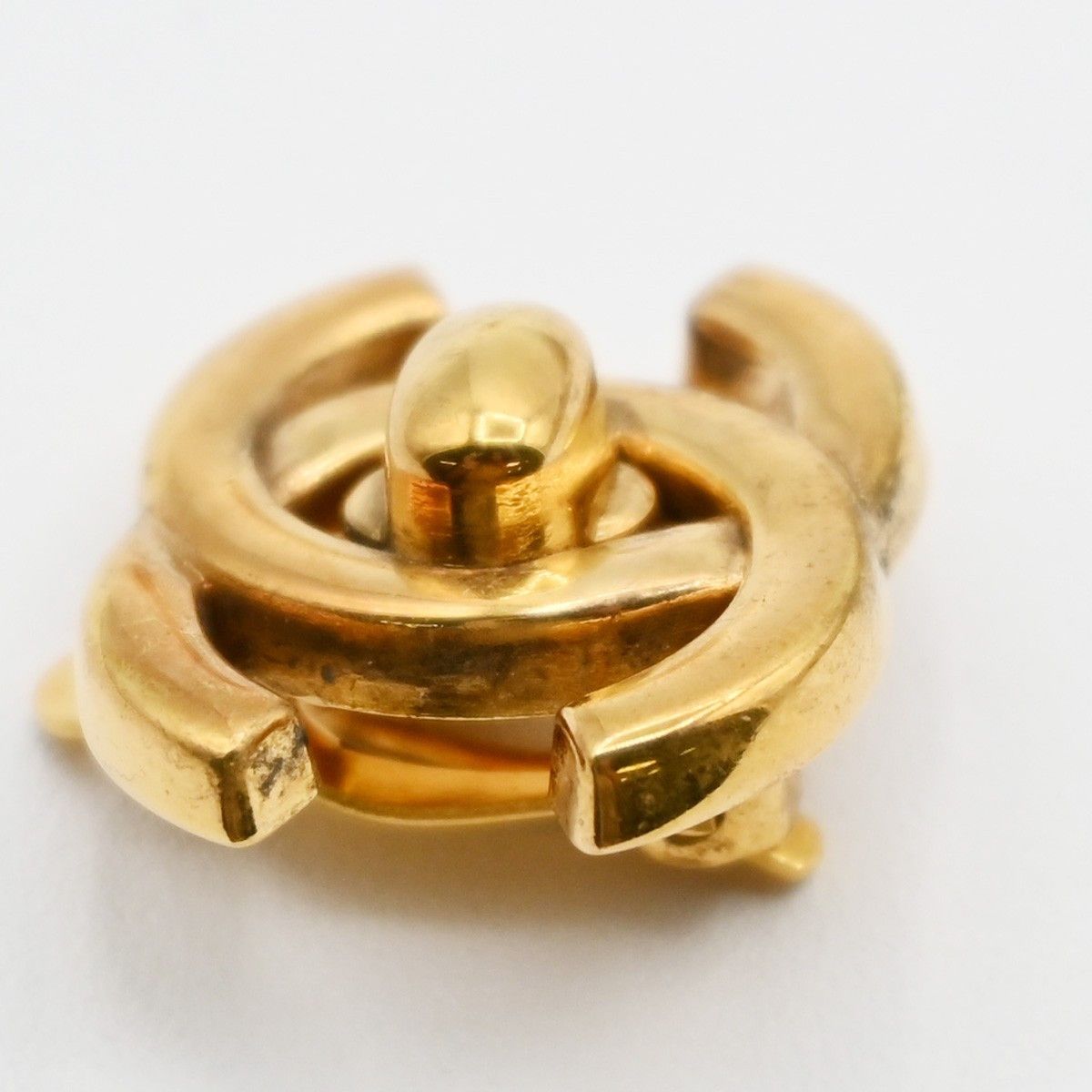 Chanel Chanel CC Turnlock Clip-On Earrings Metal Size ONE SIZE - 6 Thumbnail