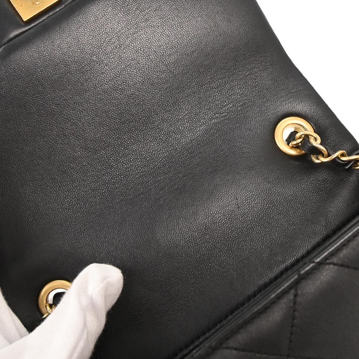 Chanel Chanel In The Loop Flap Bag Quilted Lambskin Size ONE SIZE - 10 Thumbnail