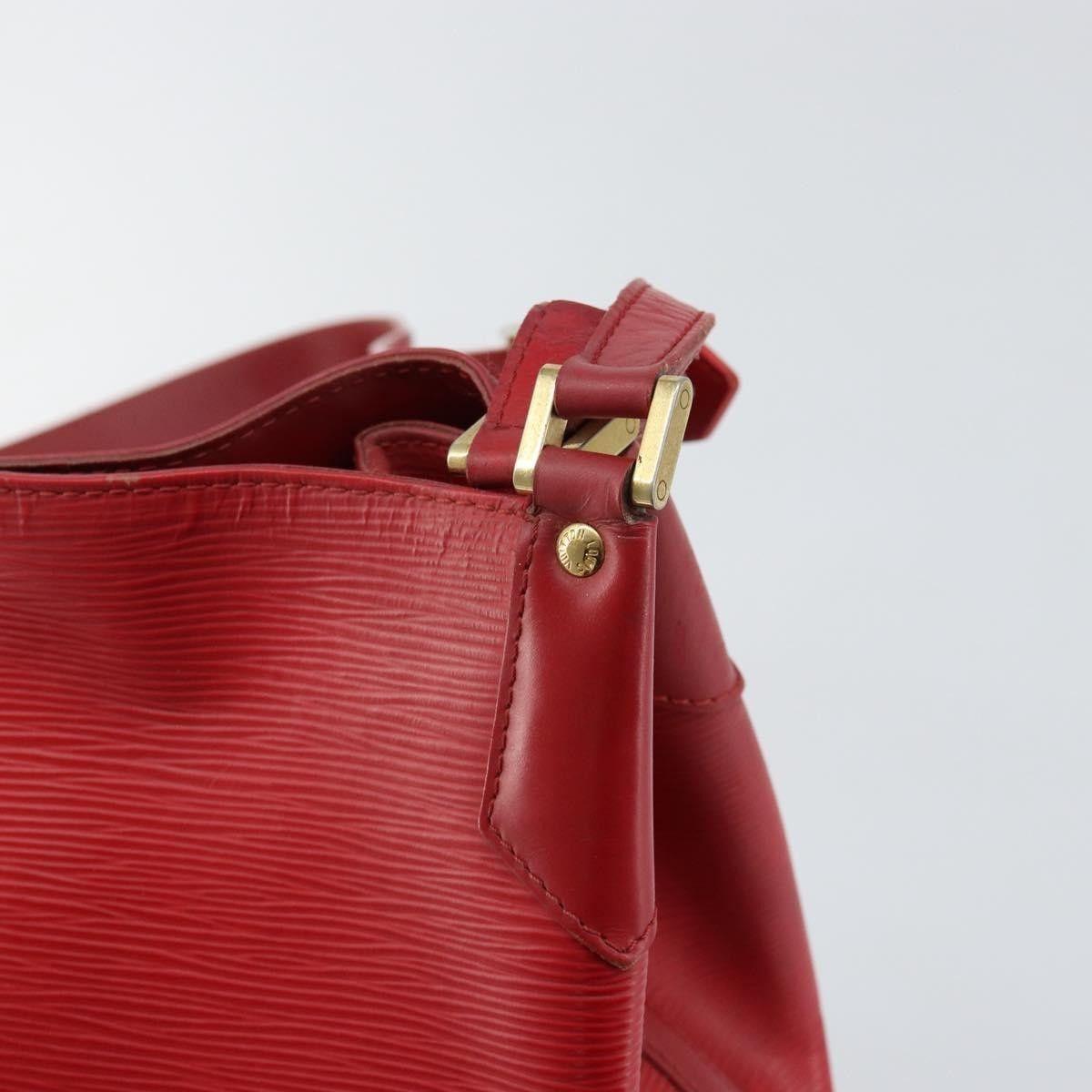 Louis Vuitton Louis Vuitton Mandara Handbag Epi Leather Size ONE SIZE - 14 Thumbnail