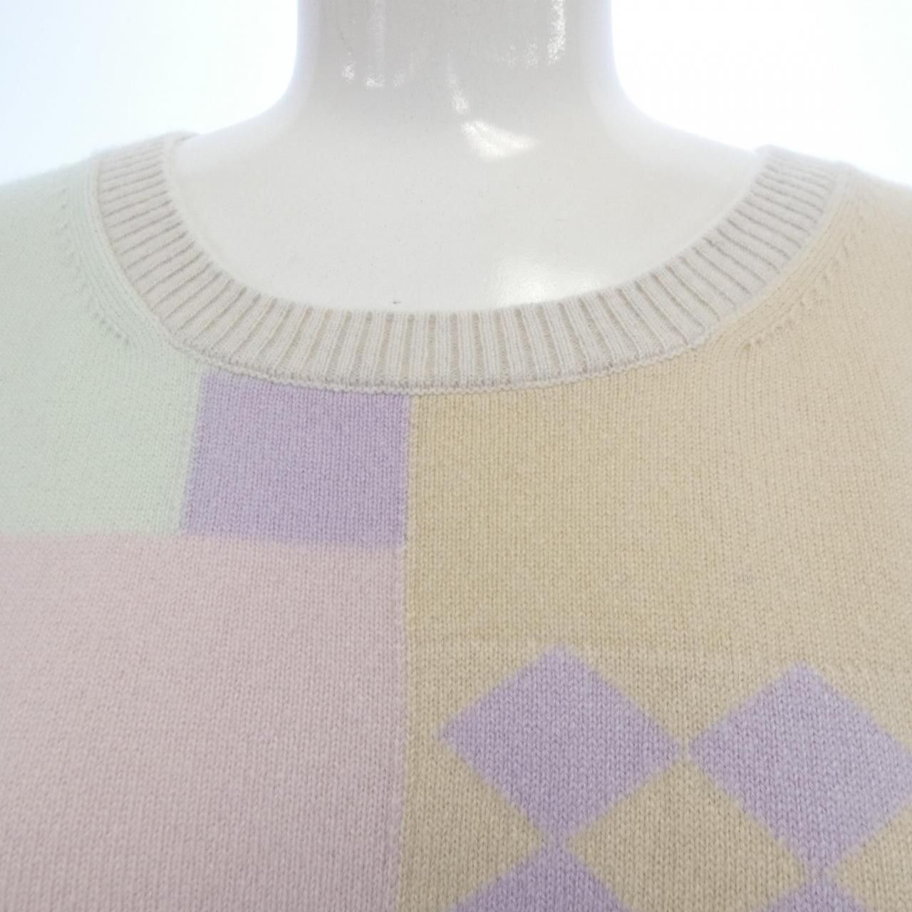 Chanel Chanel Chanel P34569K01084 09C 100% Cashmere Knit Others Tops P34569K01084 09C DUTY FREE for USA Size ONE SIZE - 5 Thumbnail