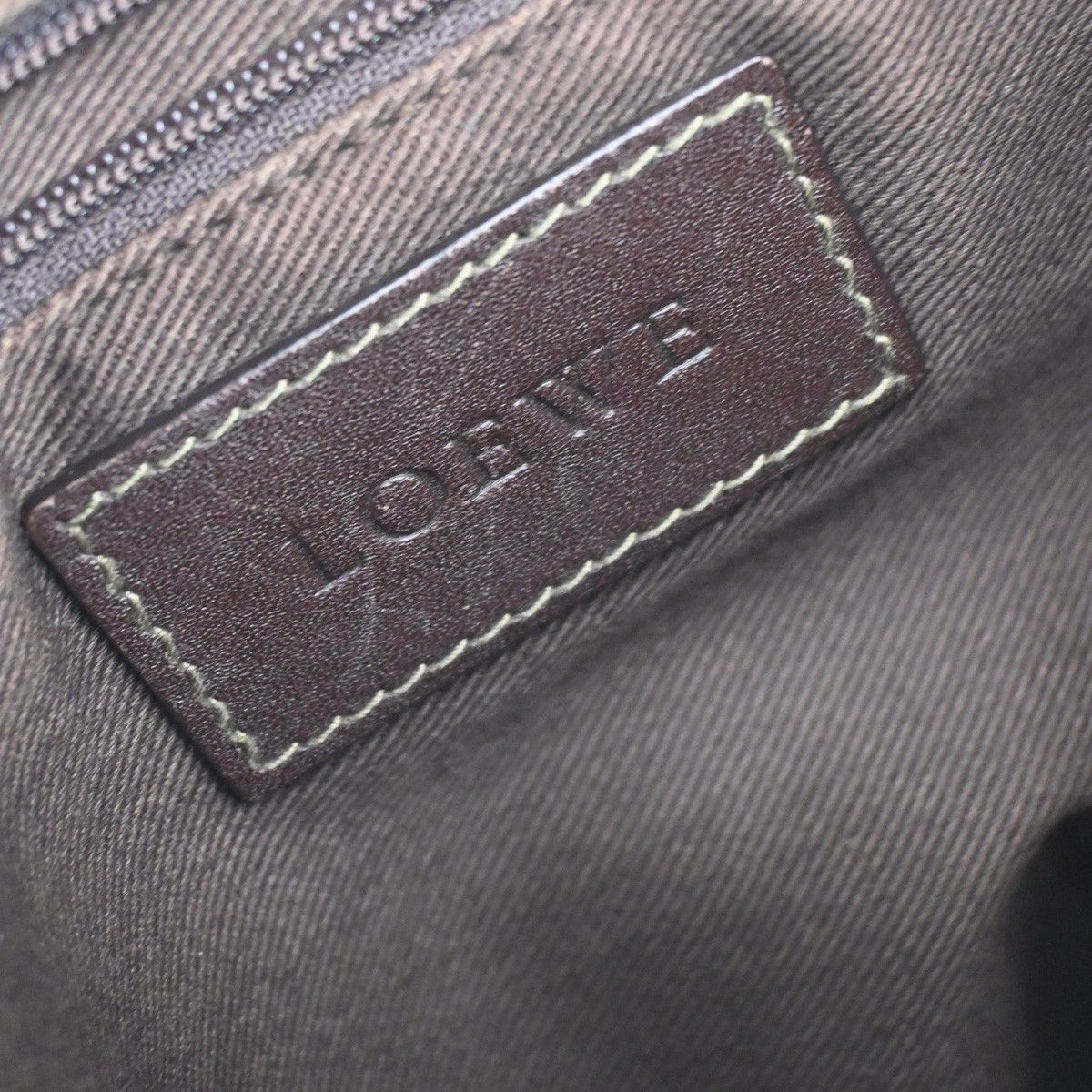Loewe Loewe Vintage Anagram Zip Crossbody Bag PVC Leather Size ONE SIZE - 6 Thumbnail