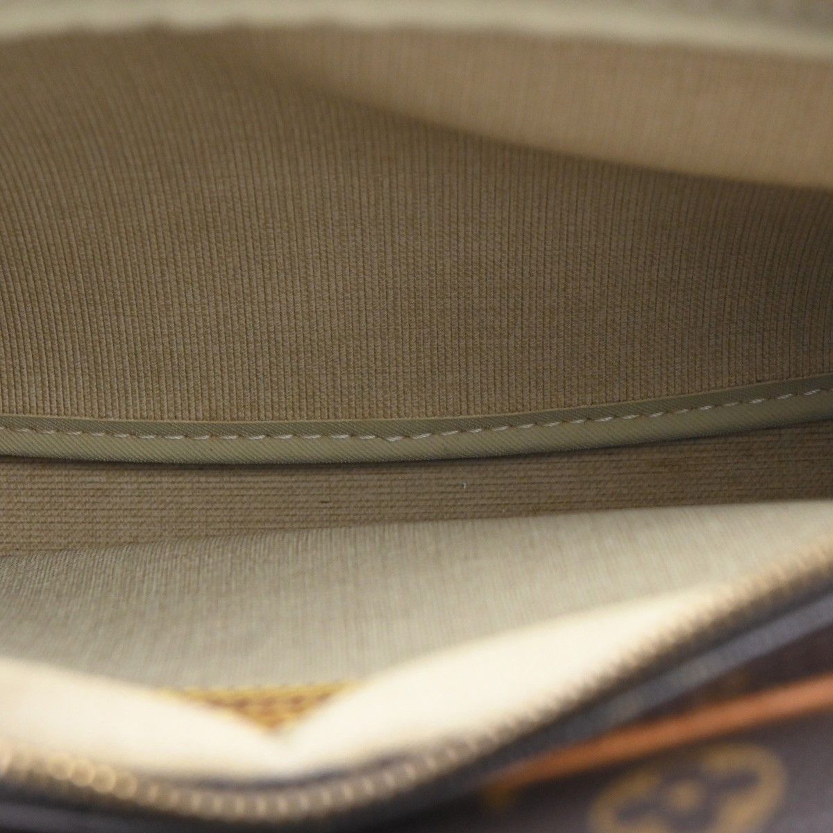 Louis Vuitton Louis Vuitton Reporter Bag Monogram Canvas Size ONE SIZE - 17 Thumbnail