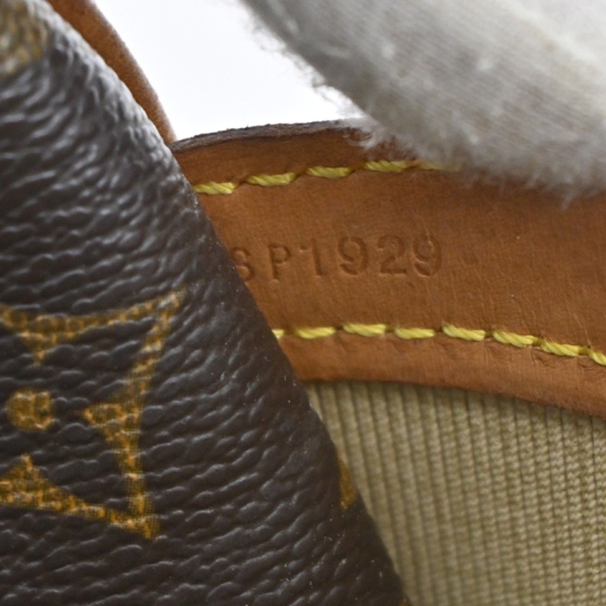 Louis Vuitton Louis Vuitton Reporter Bag Monogram Canvas Size ONE SIZE - 7 Thumbnail