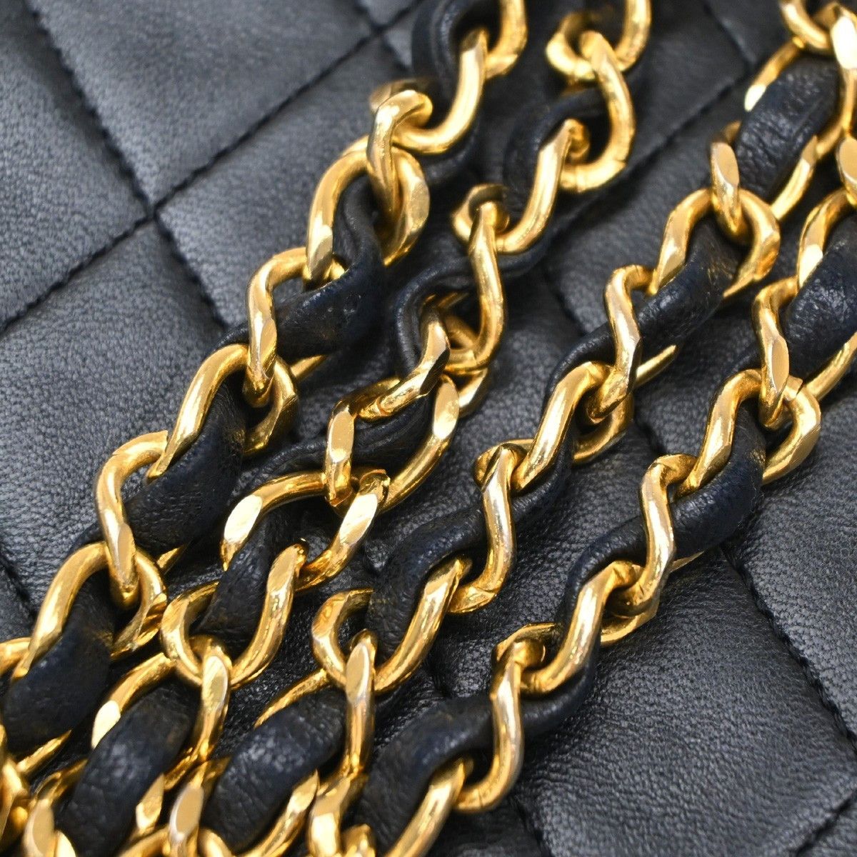 Chanel Chanel 31 Shopping Bag Quilted Lambskin Size ONE SIZE - 8 Thumbnail