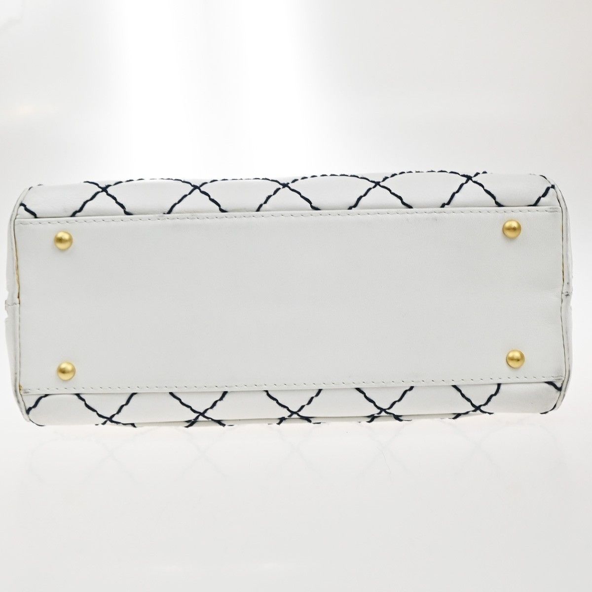 Chanel Chanel Surpique Zip Around Satchel Quilted Leather Size ONE SIZE - 17 Thumbnail