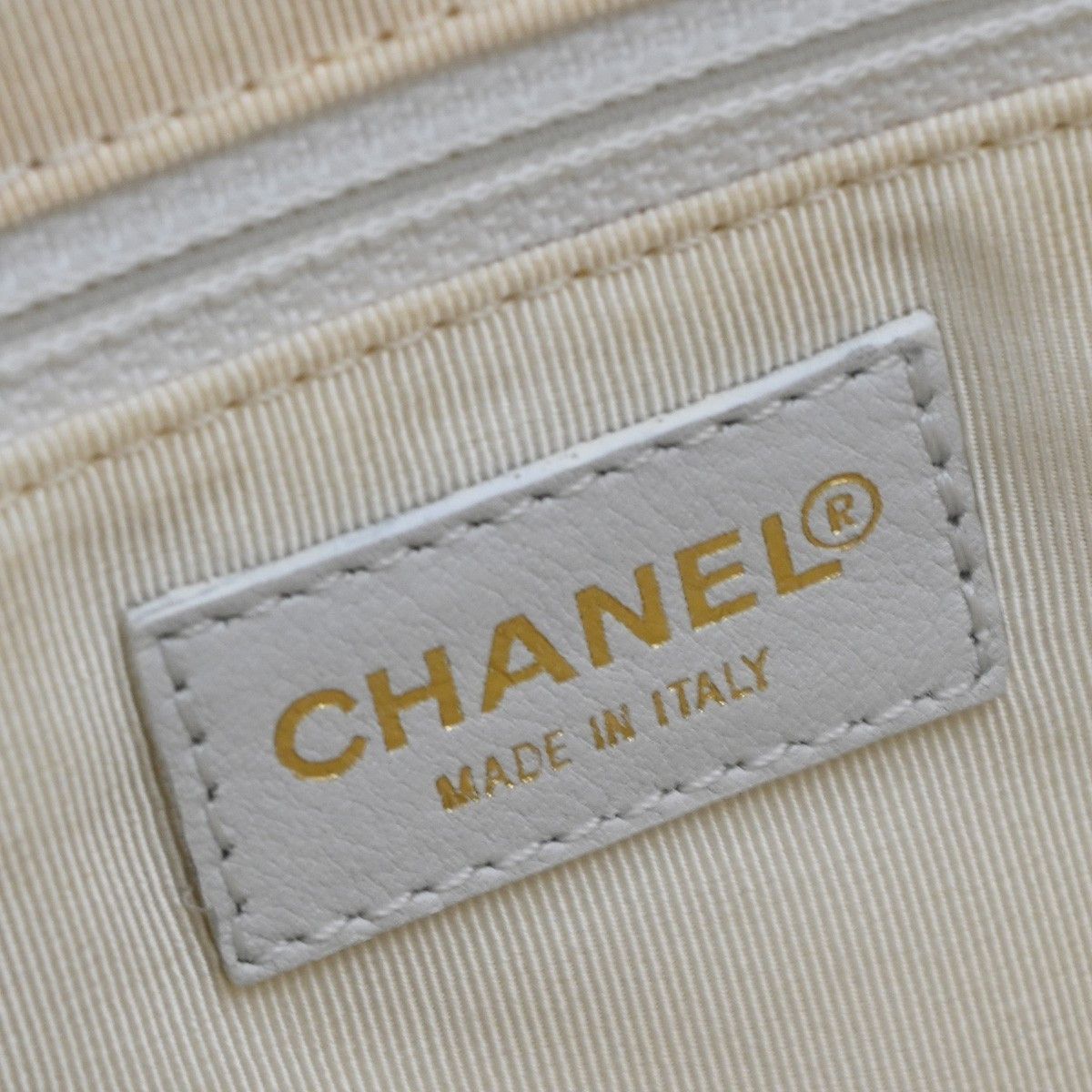 Chanel Chanel Surpique Zip Around Satchel Quilted Leather Size ONE SIZE - 6 Thumbnail