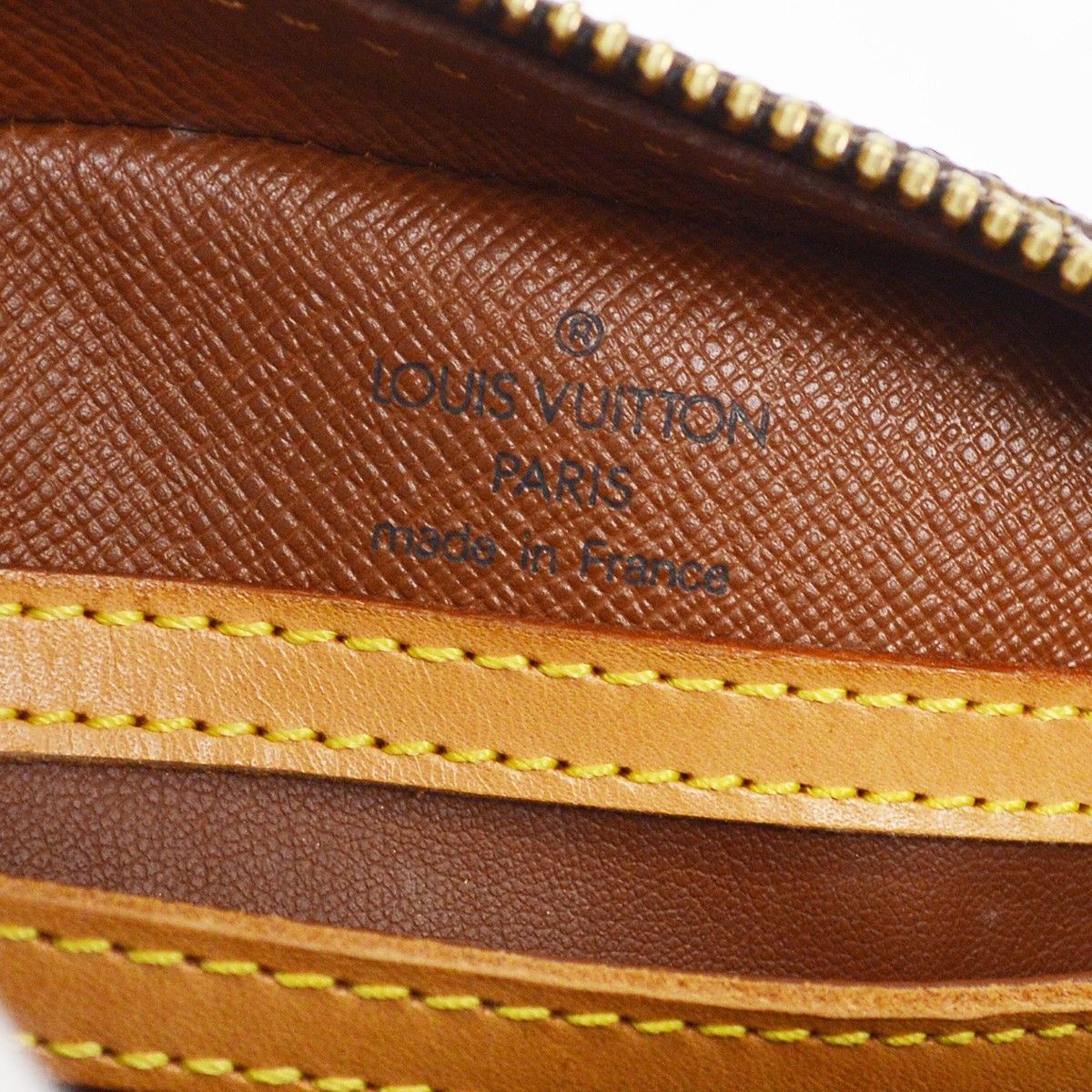 Louis Vuitton Louis Vuitton Blois Handbag Monogram Canvas Size ONE SIZE - 4 Thumbnail