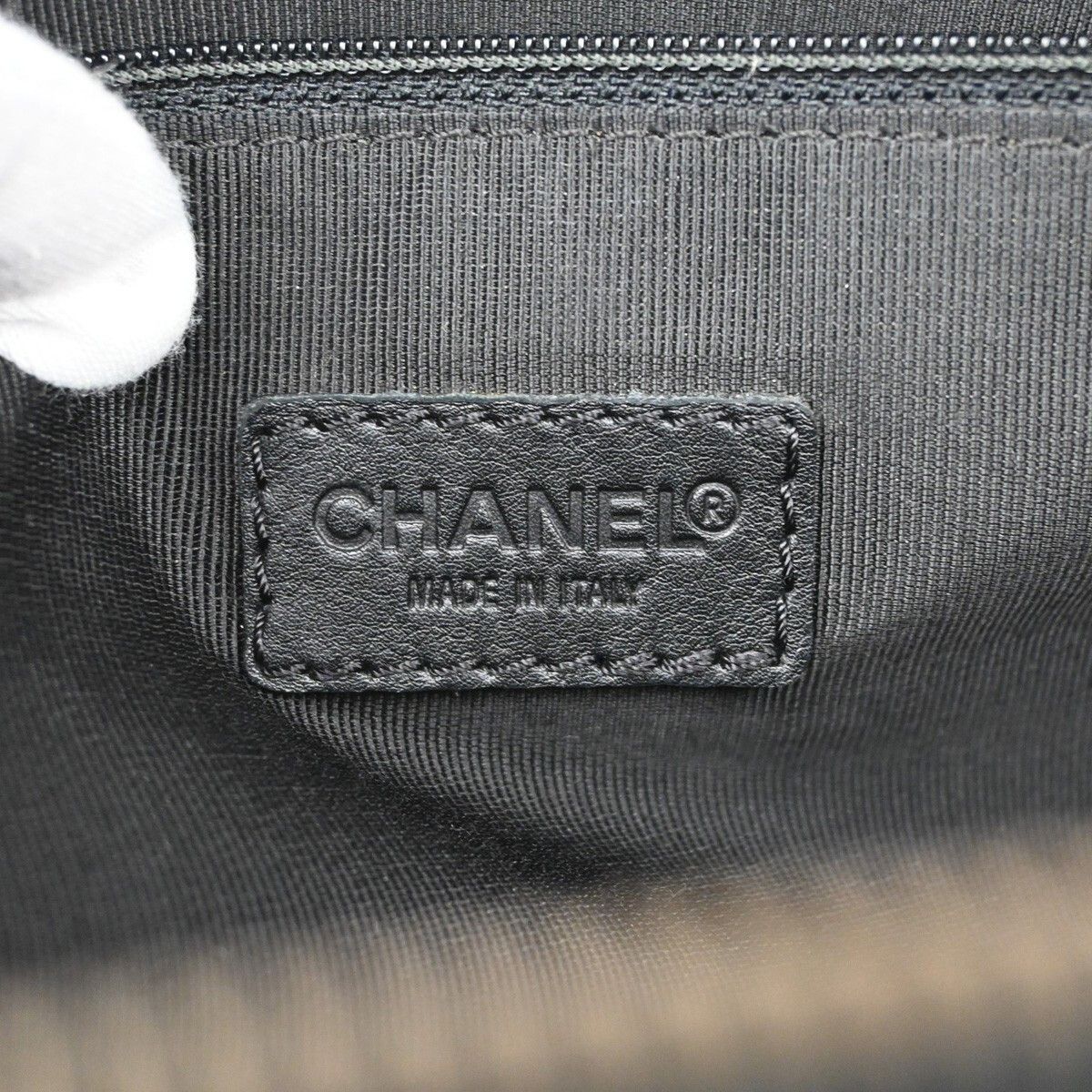 Chanel Chanel Surpique Zip Around Satchel Quilted Leather Size ONE SIZE - 6 Thumbnail