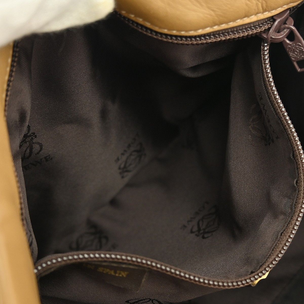 Loewe Loewe Anagram handbag Leather Size ONE SIZE - 10 Thumbnail