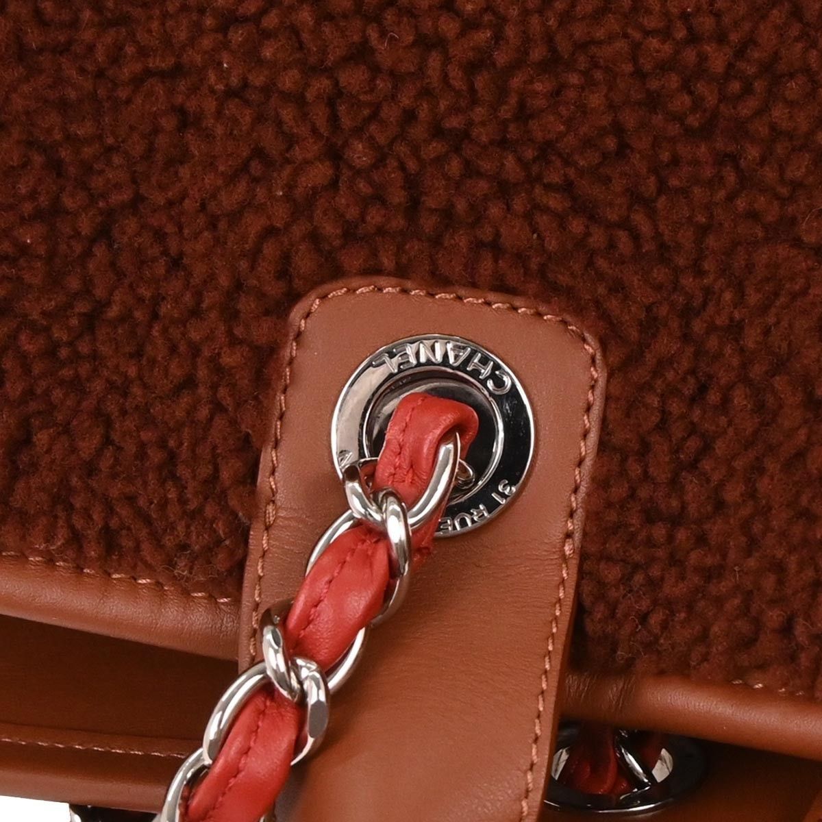 Chanel Chanel Deauville Tote Shearling Size ONE SIZE - 10 Thumbnail