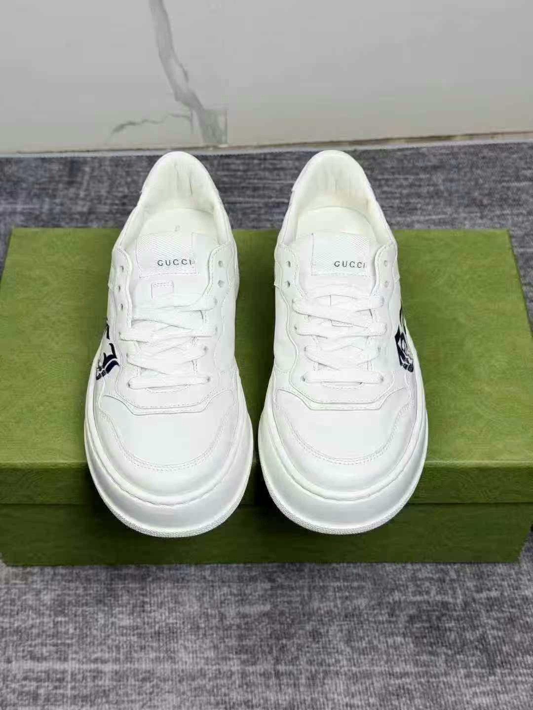 Gucci gucci white sneakers with logo print Size US 5 / IT 35 - 3 Thumbnail