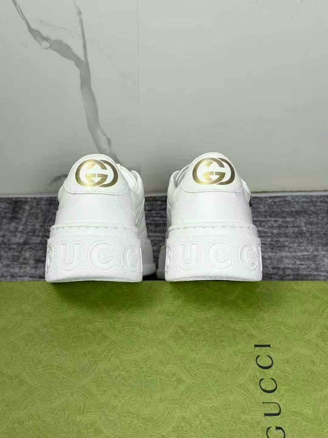 Gucci gucci white sneakers with logo print Size US 5 / IT 35 - 4 Thumbnail