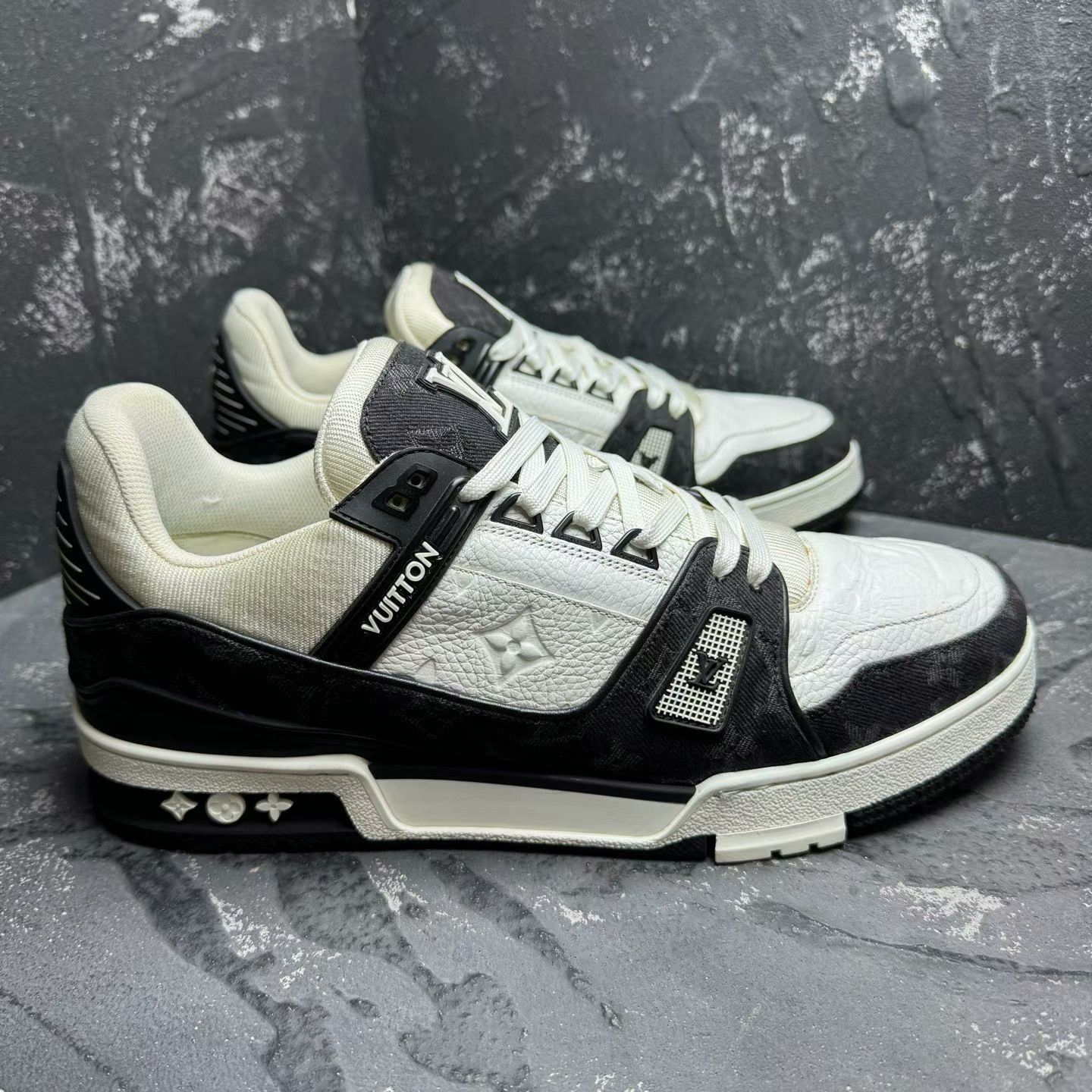 Louis Vuitton lv trainer black and white panda sneakers Size US 9.5 / EU 42-43 - 3 Thumbnail