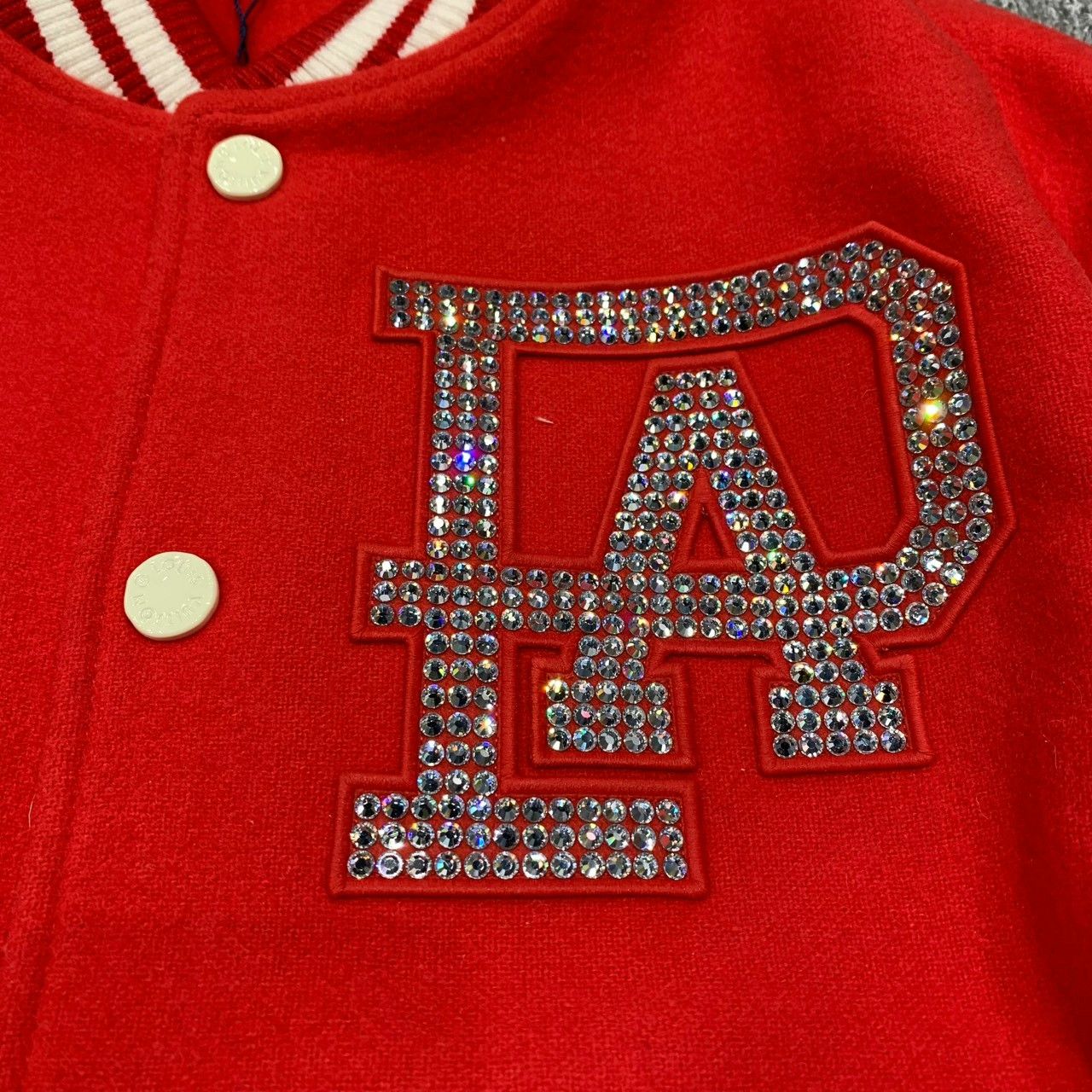 Louis Vuitton louis vuitton red and white embroidered jacket Size US L / EU 52-54 / 3 - 4 Thumbnail