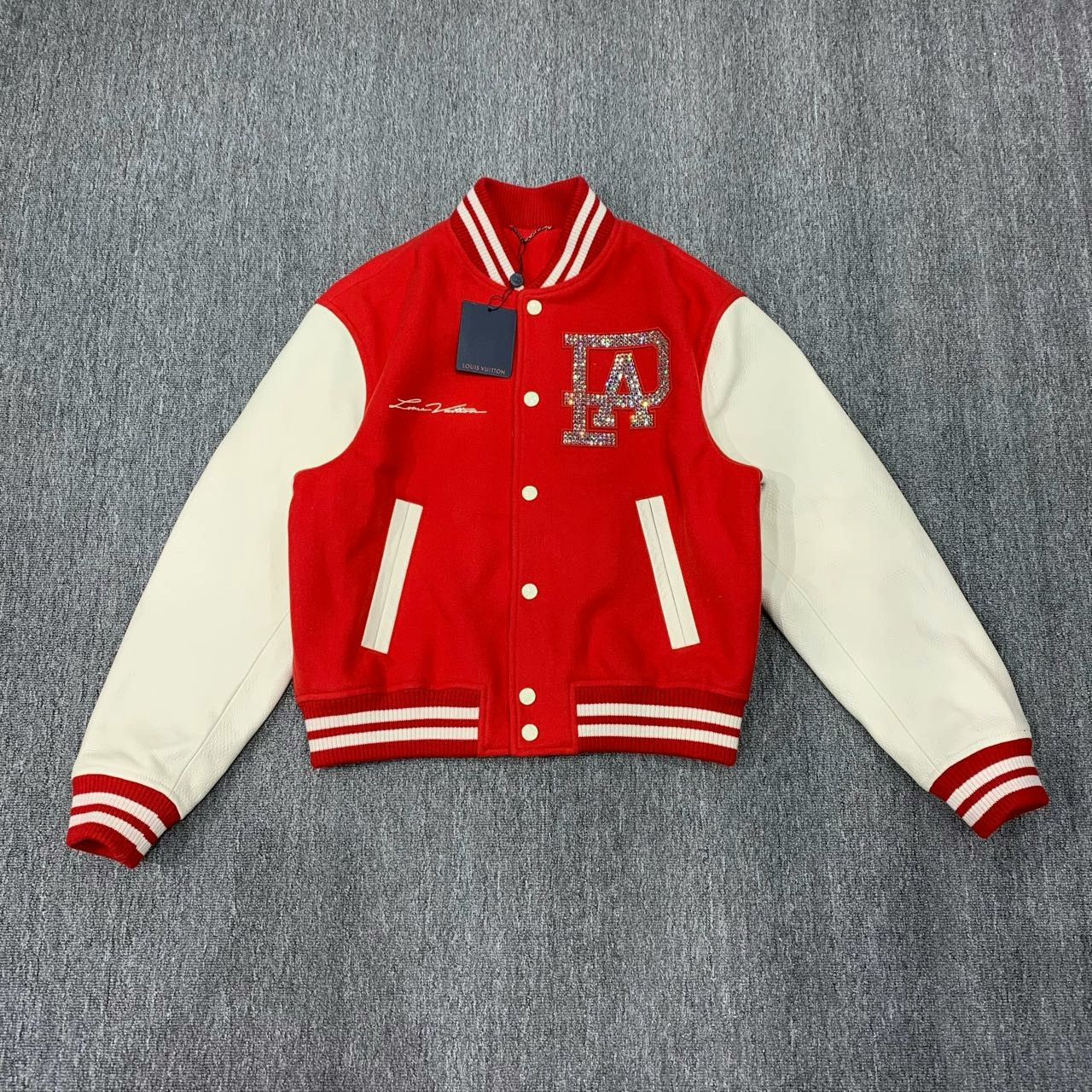 Louis Vuitton louis vuitton red and white embroidered jacket Size US L / EU 52-54 / 3 - 2 Thumbnail