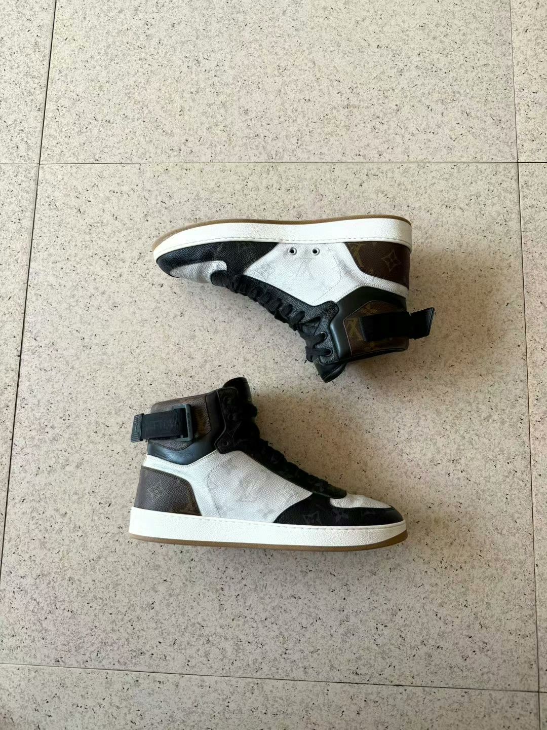 Louis Vuitton lv rivoli black and white high-top sneakers Size US 7 / EU 40 - 2 Thumbnail