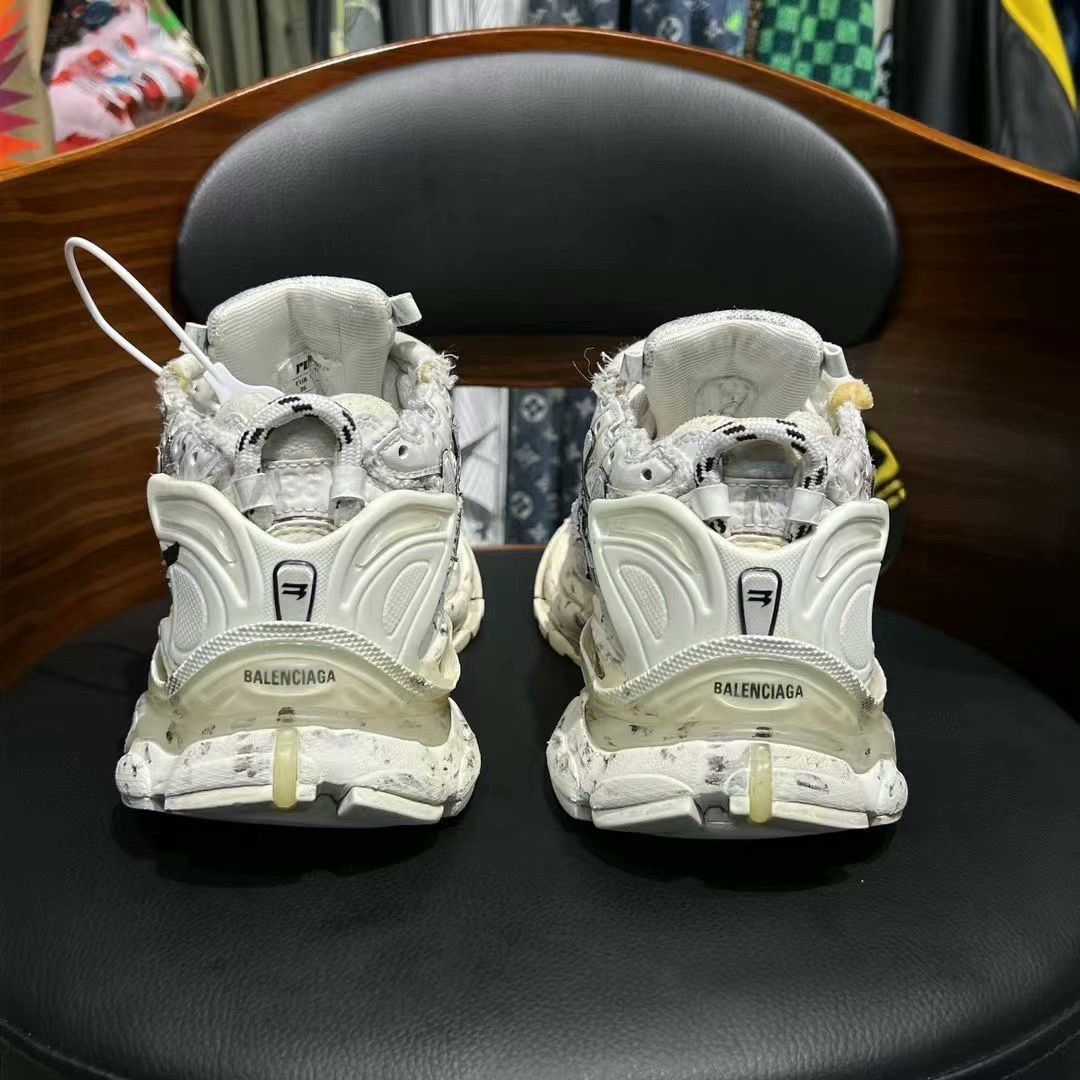 Balenciaga balenciaga runner sneakers with graffiti detailing Size US 5.5 / EU 38 - 3 Thumbnail